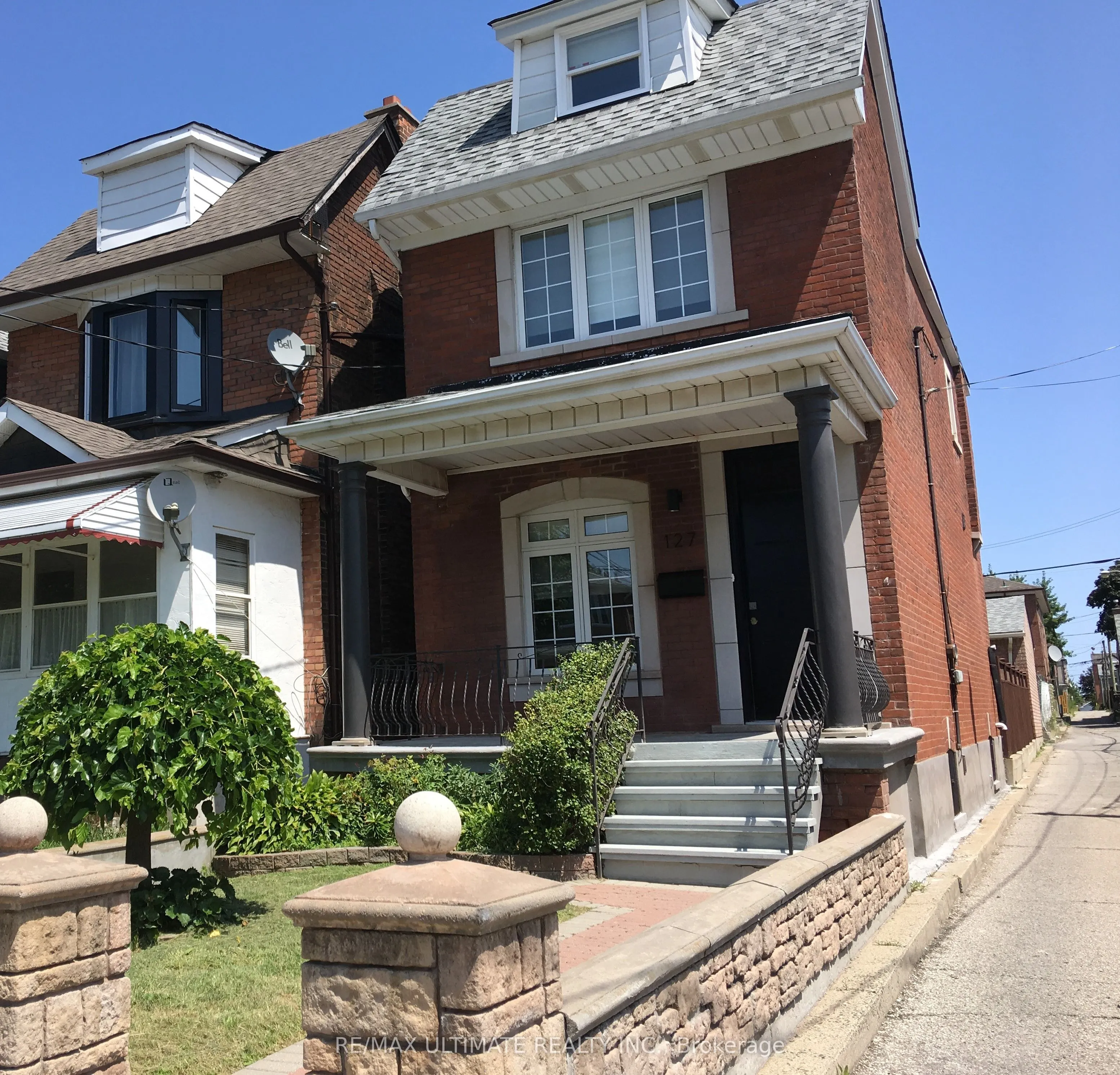 127 Harvie Avenue #Upper