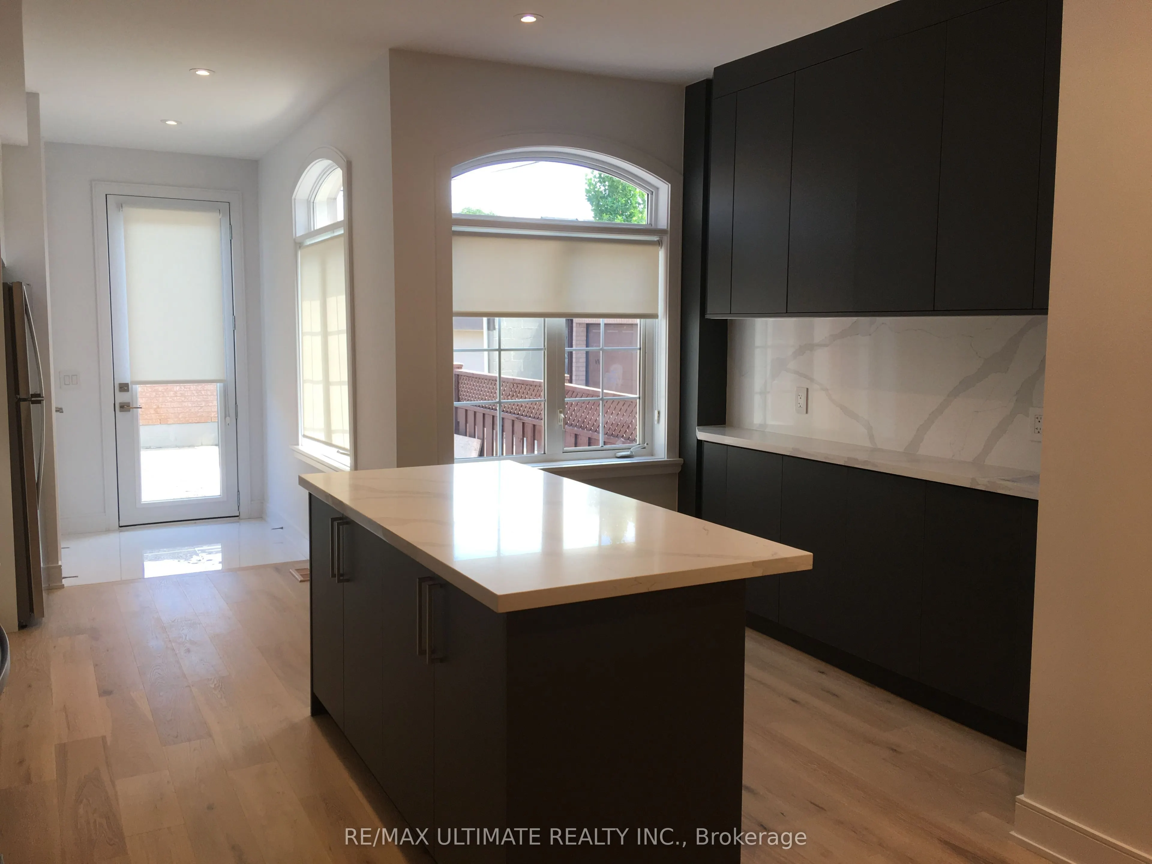 127 Harvie Avenue #Upper
