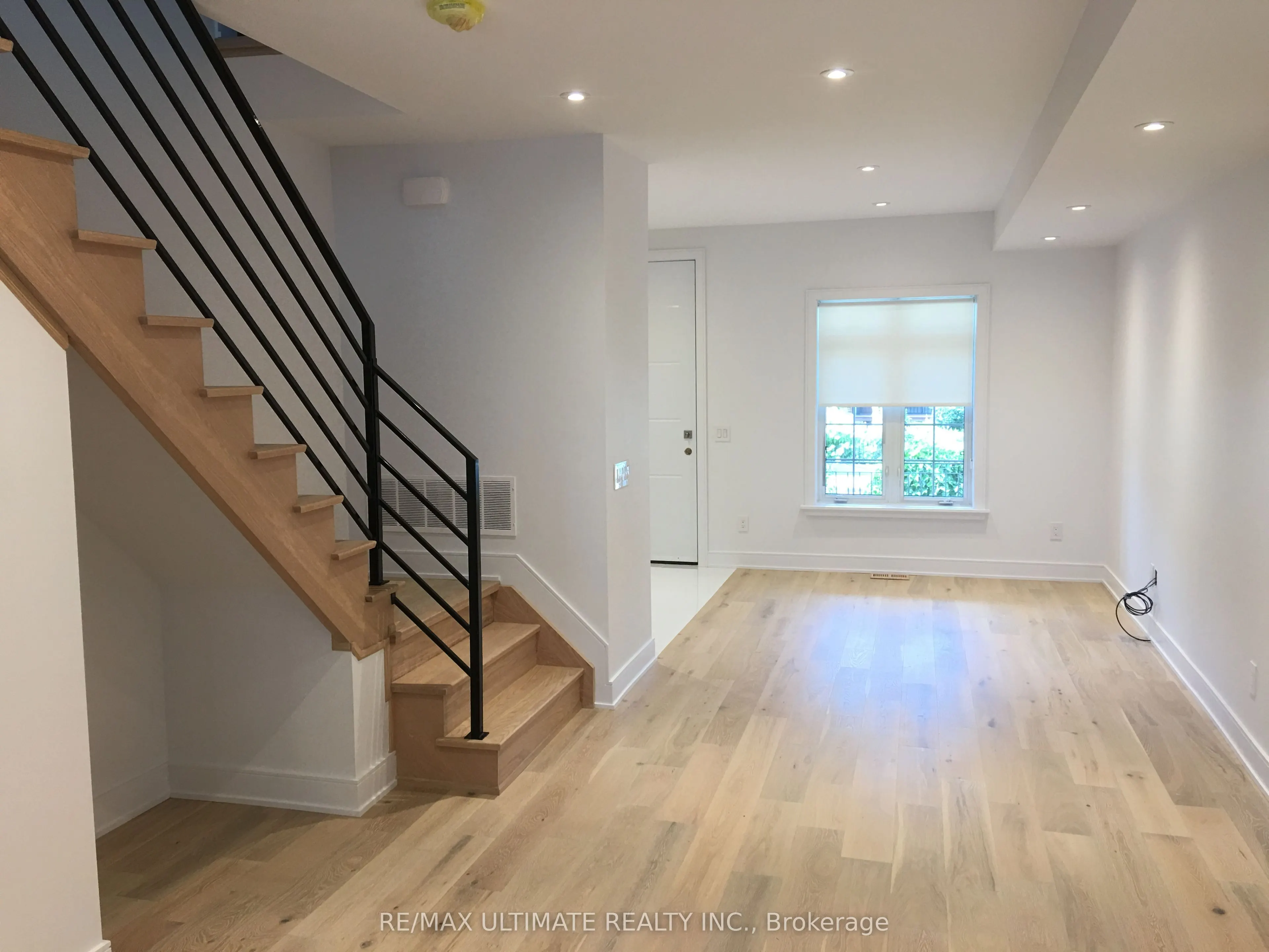 127 Harvie Avenue #Upper