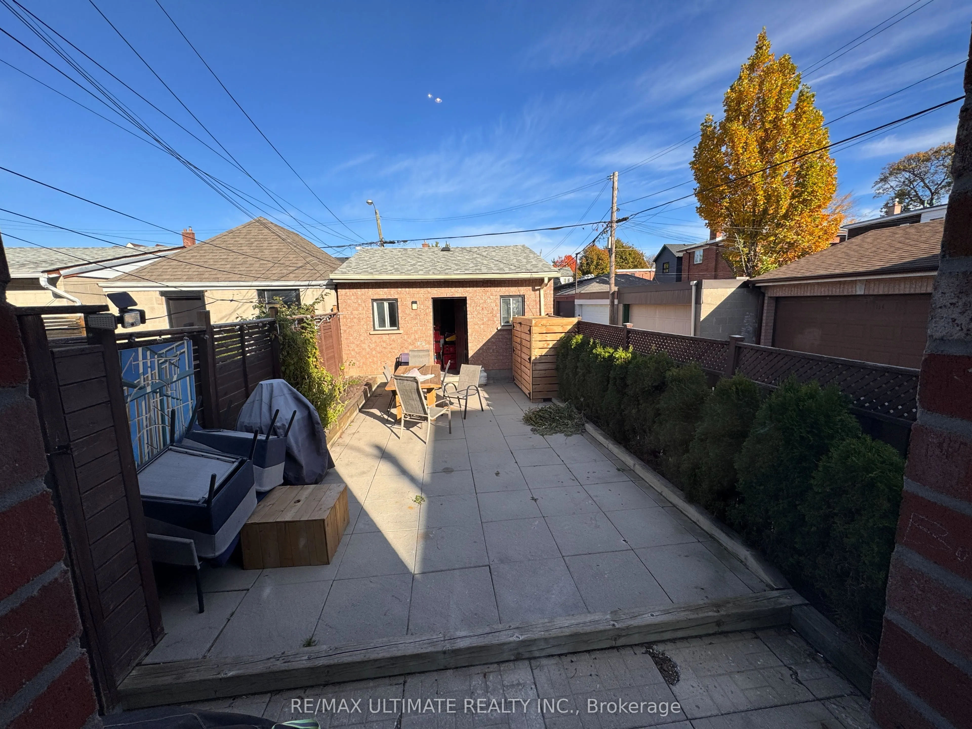 127 Harvie Avenue #Upper
