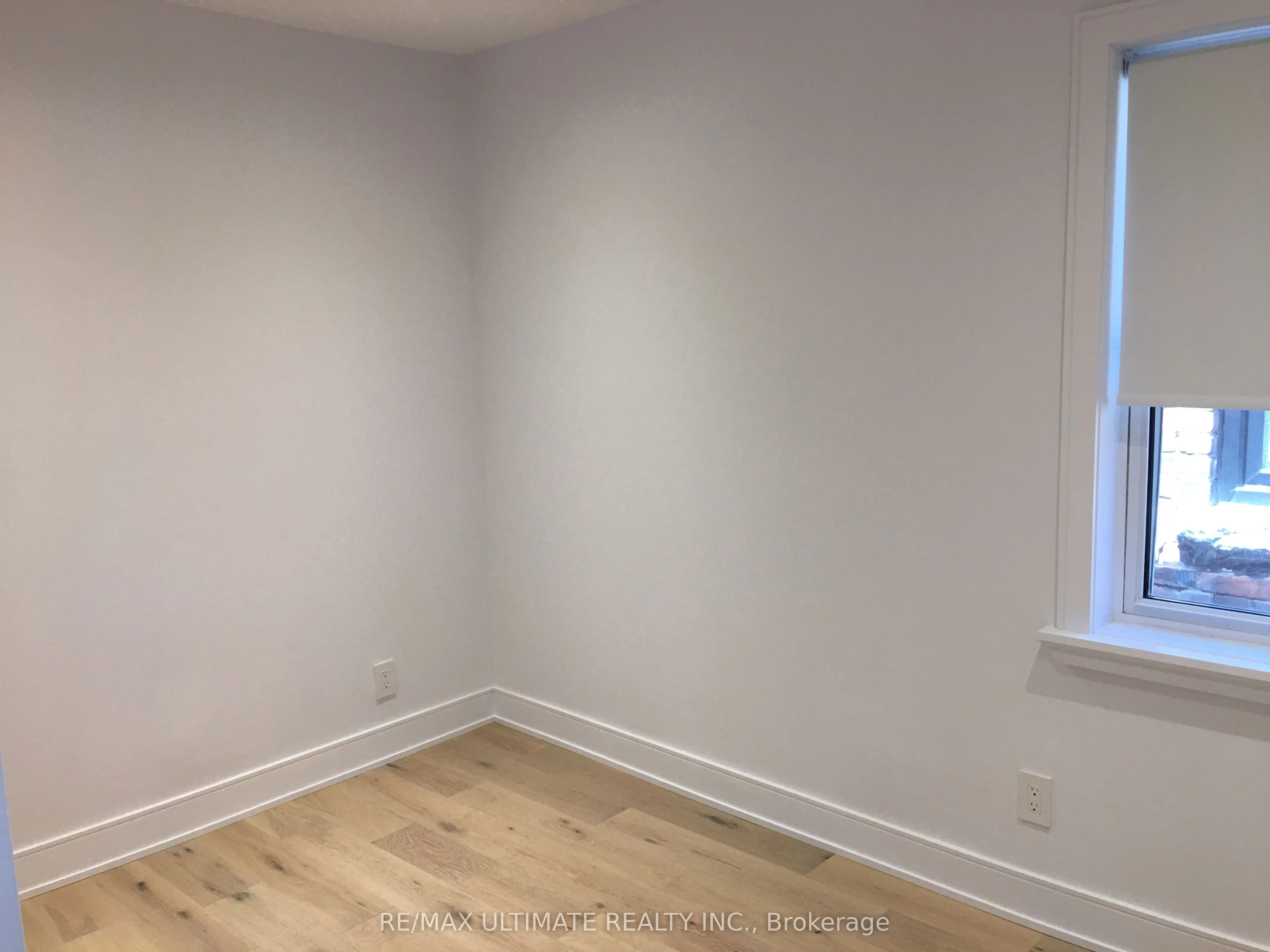 127 Harvie Avenue #Upper