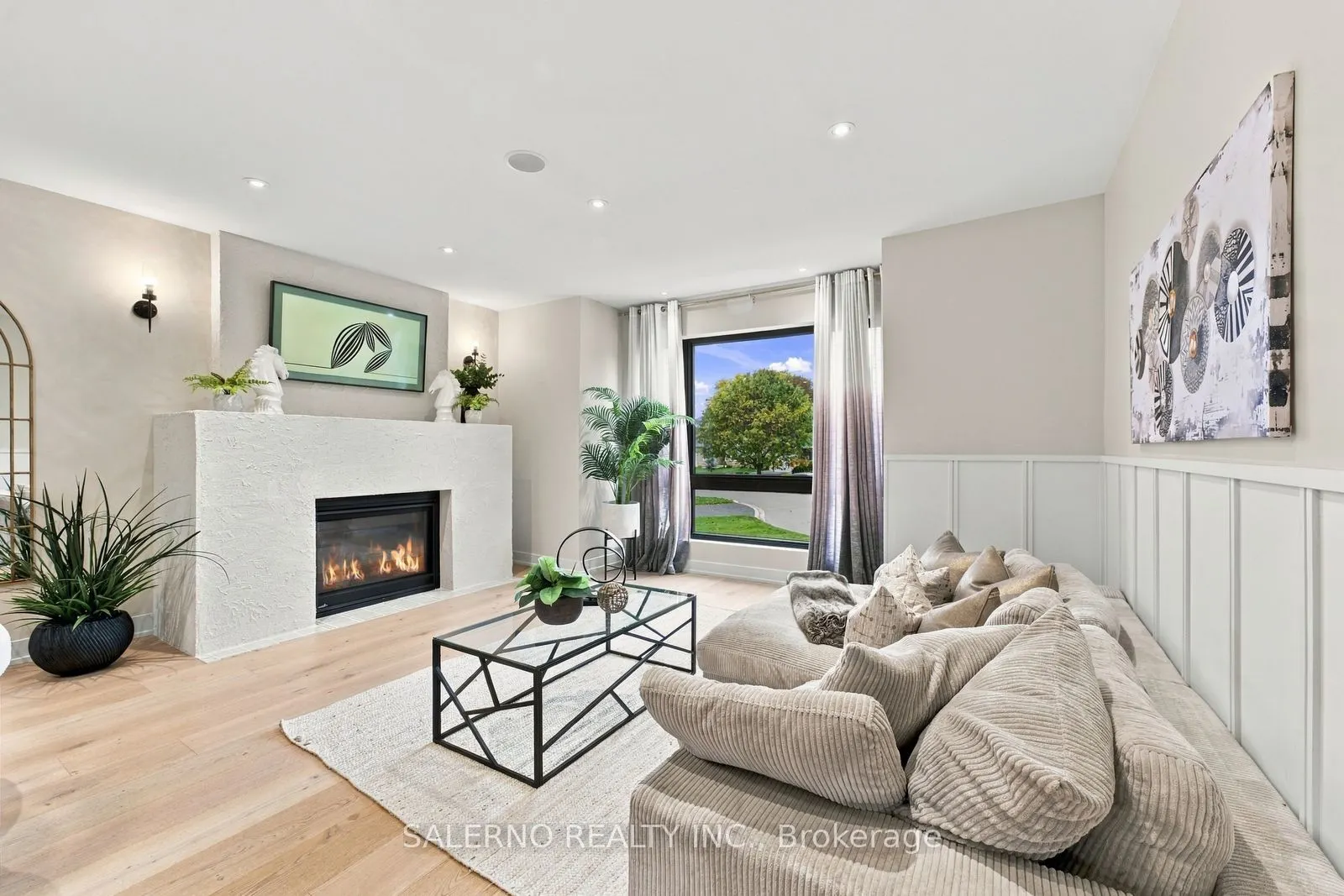 772 Banting Court