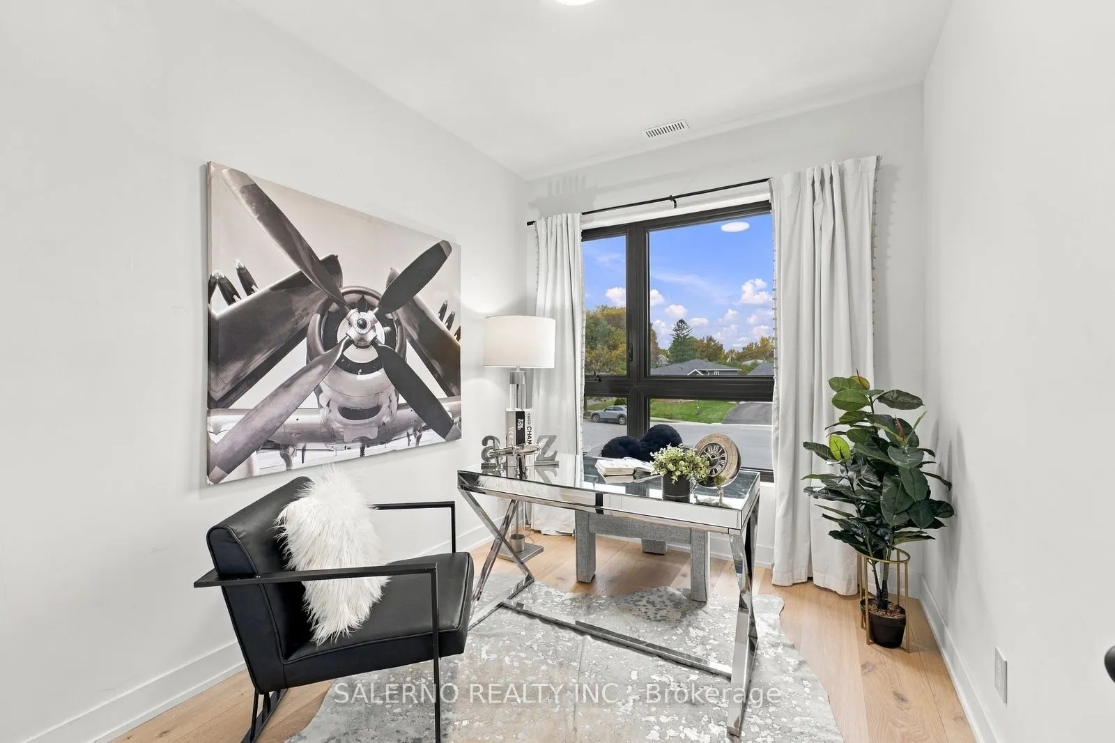 772 Banting Court