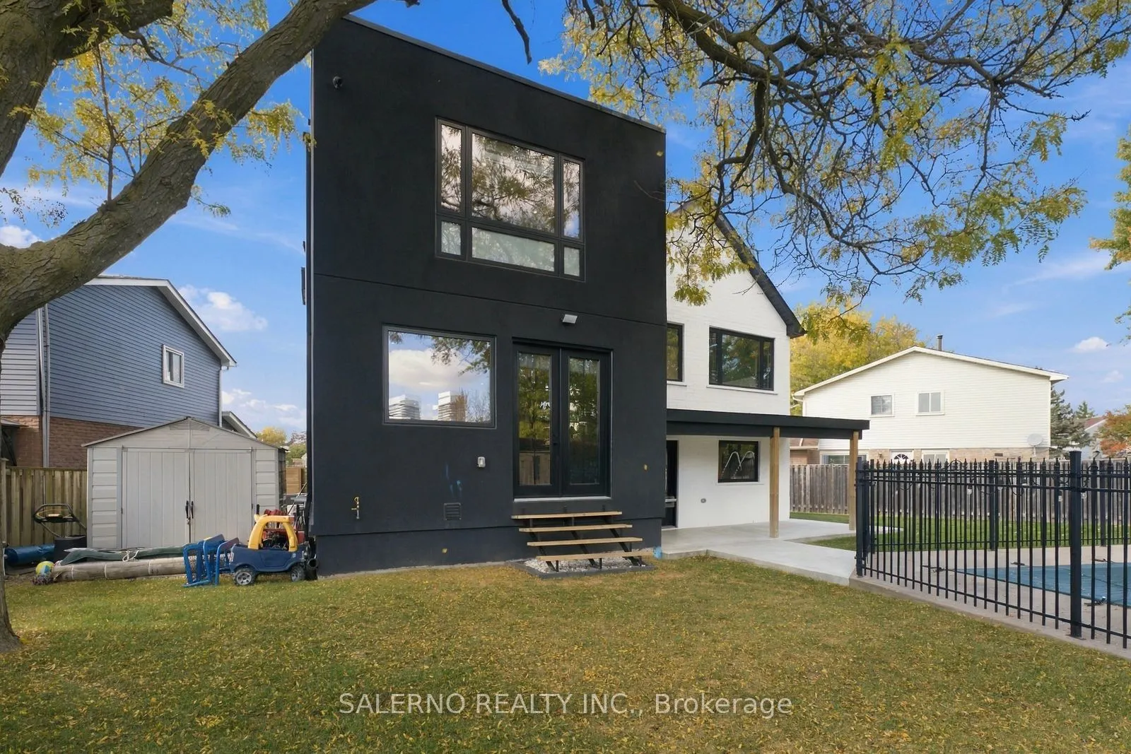 772 Banting Court