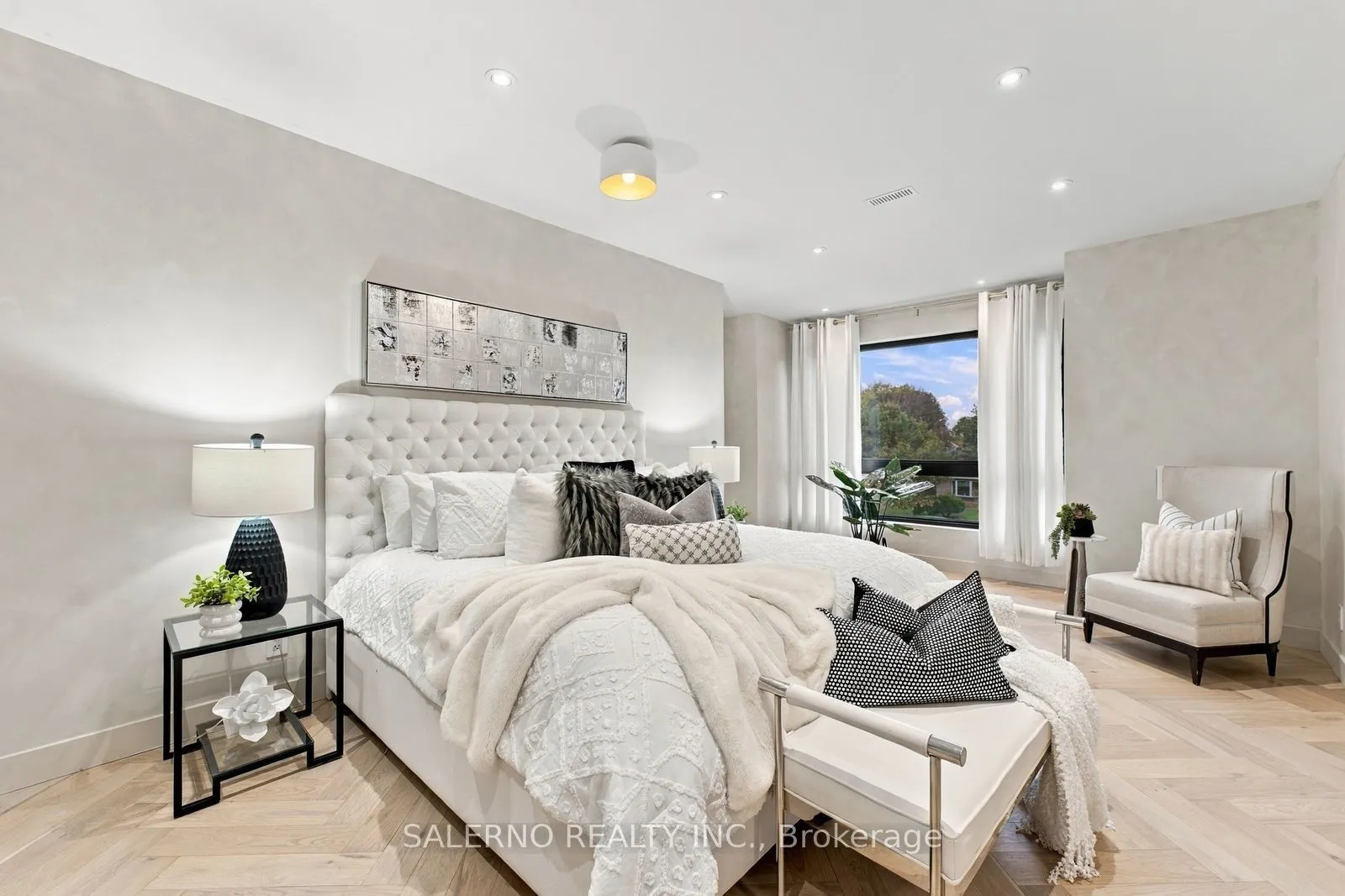 772 Banting Court