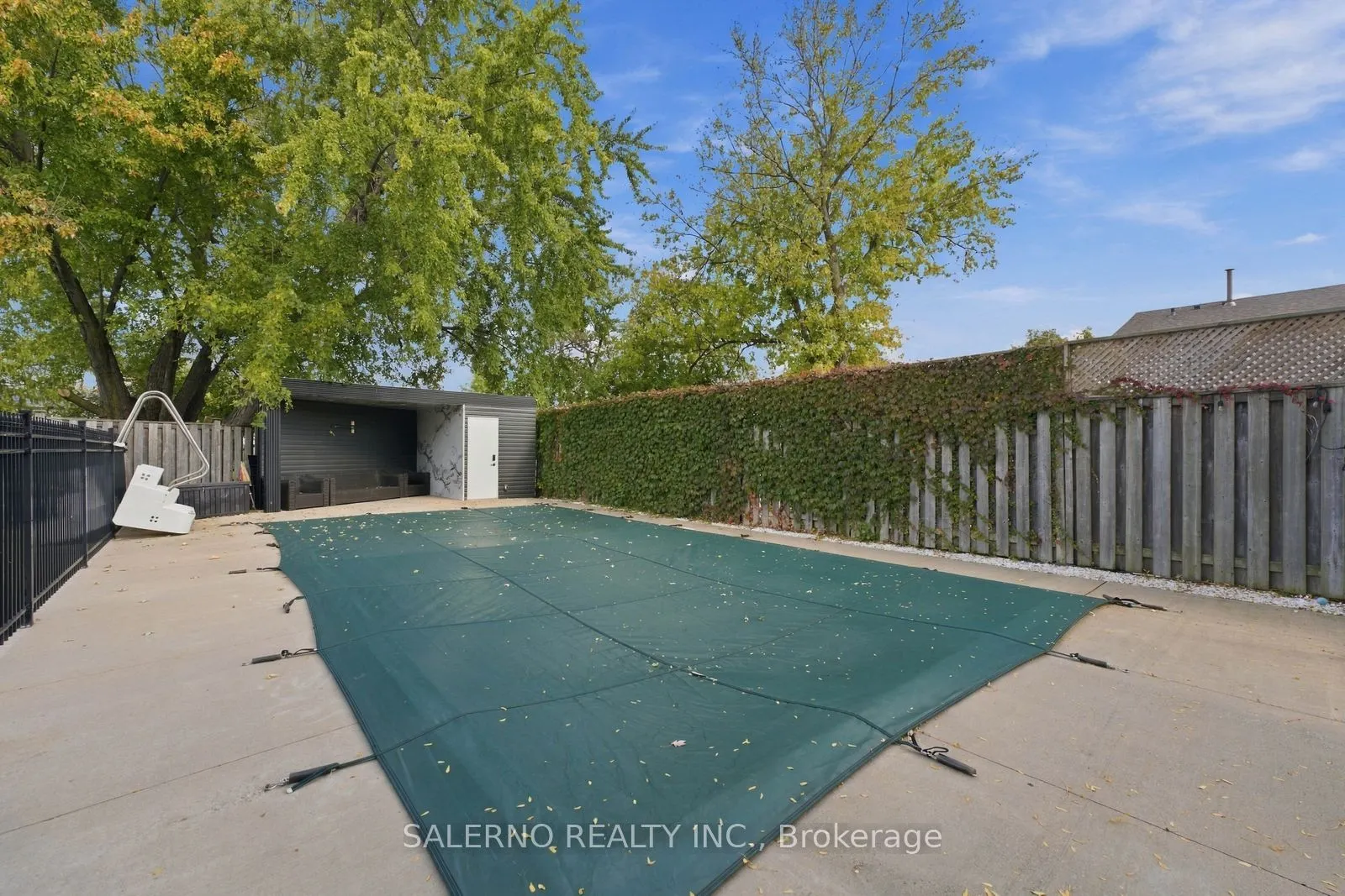 772 Banting Court