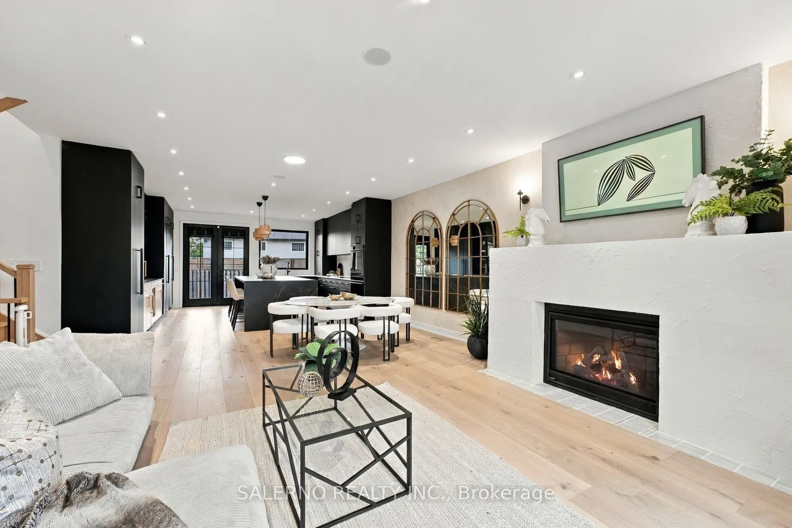 772 Banting Court