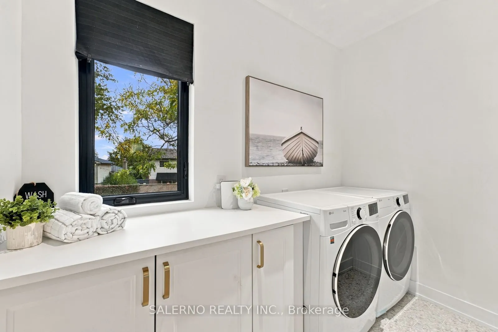 772 Banting Court