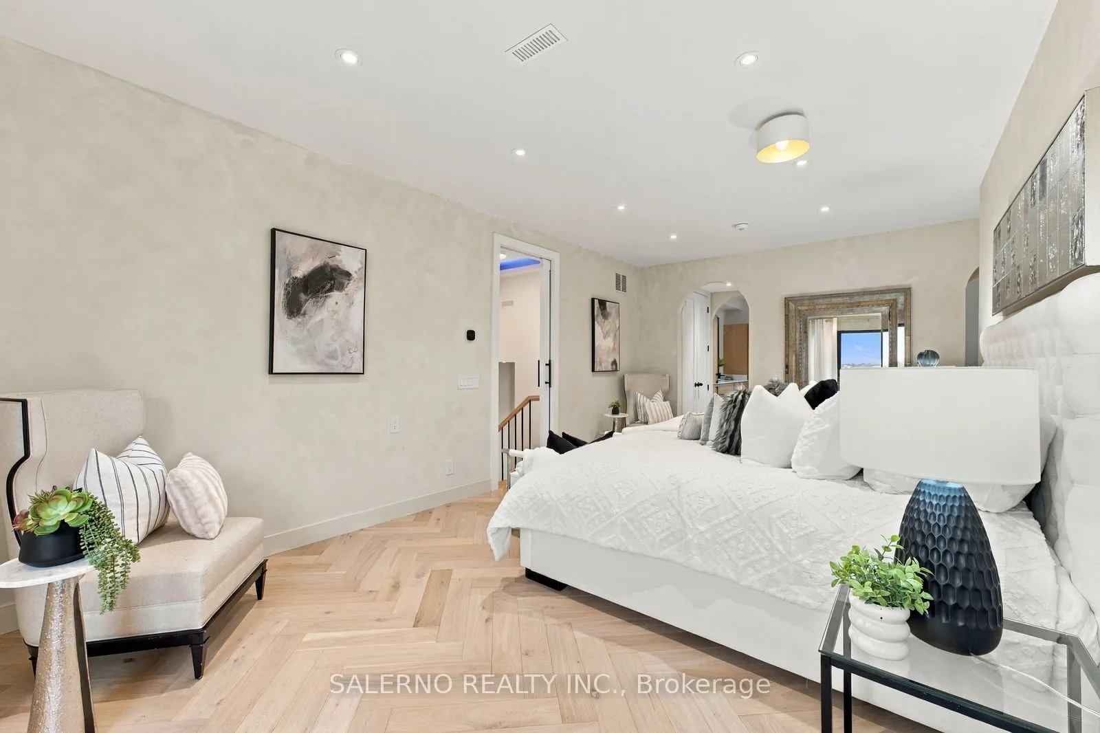 772 Banting Court