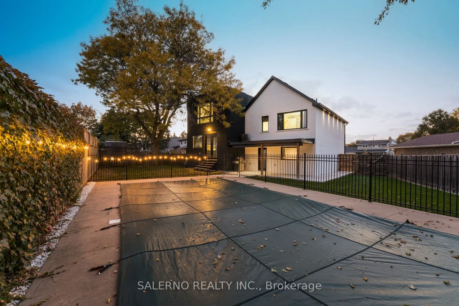 772 Banting Court