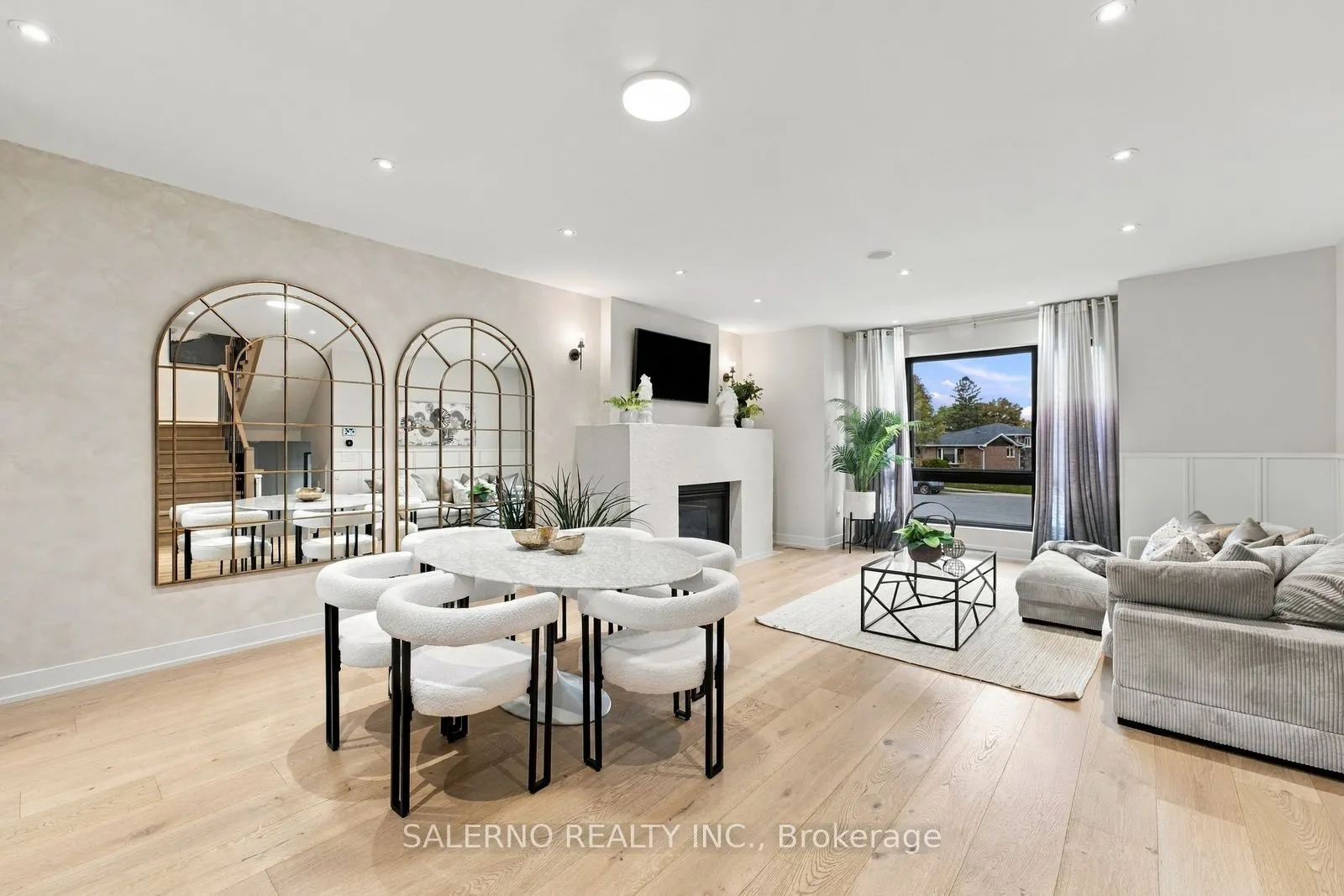 772 Banting Court