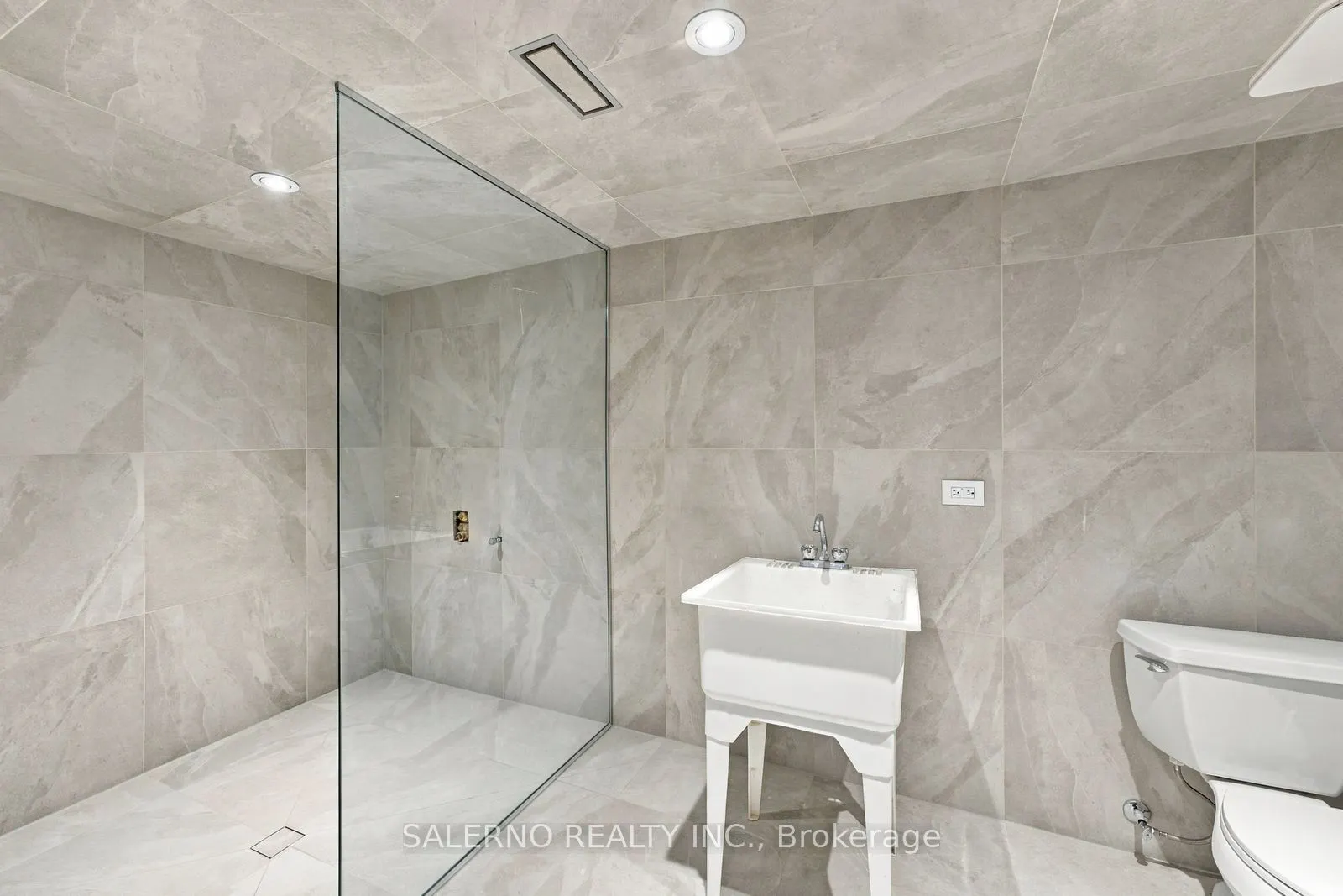 772 Banting Court