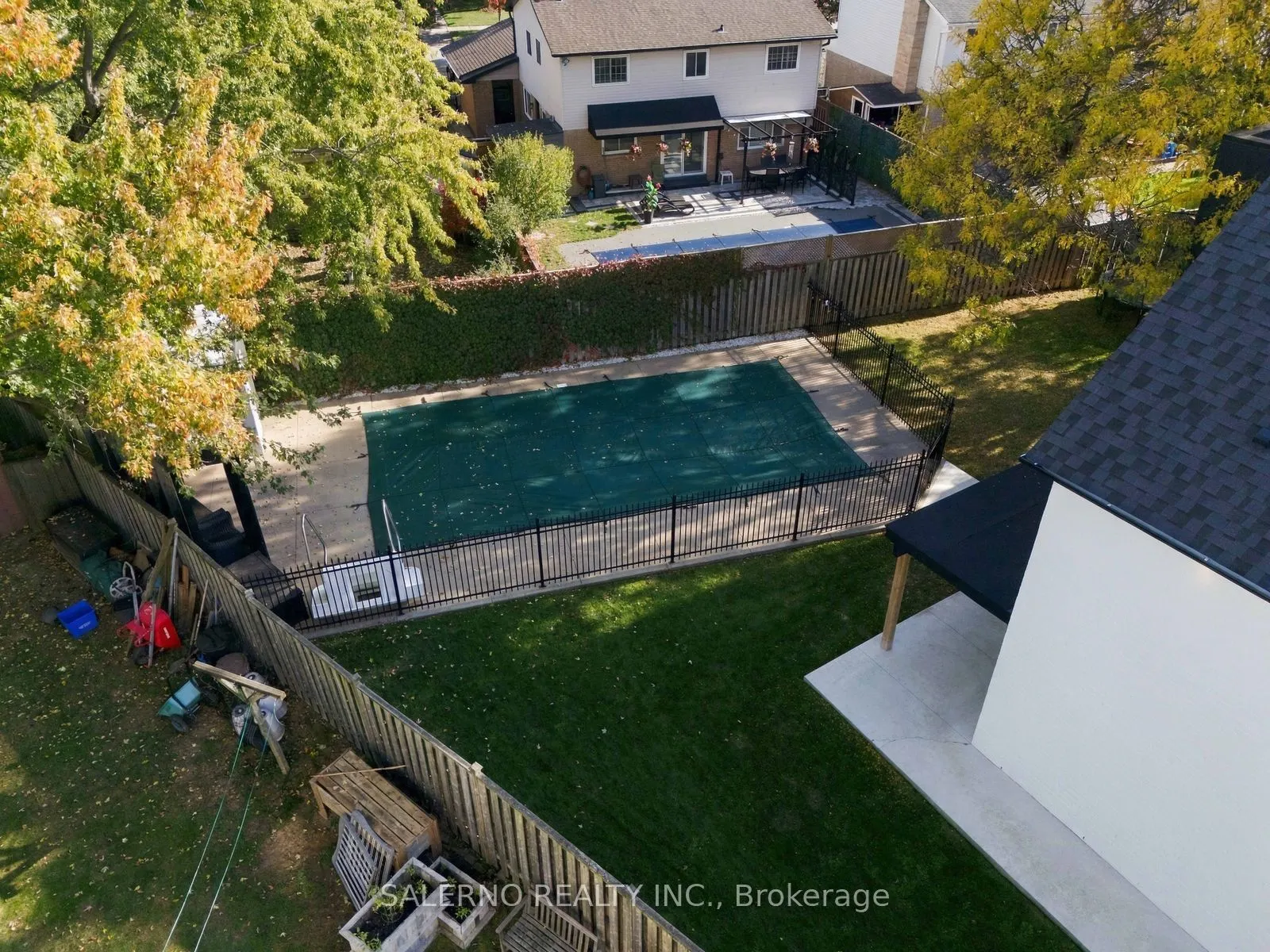 772 Banting Court