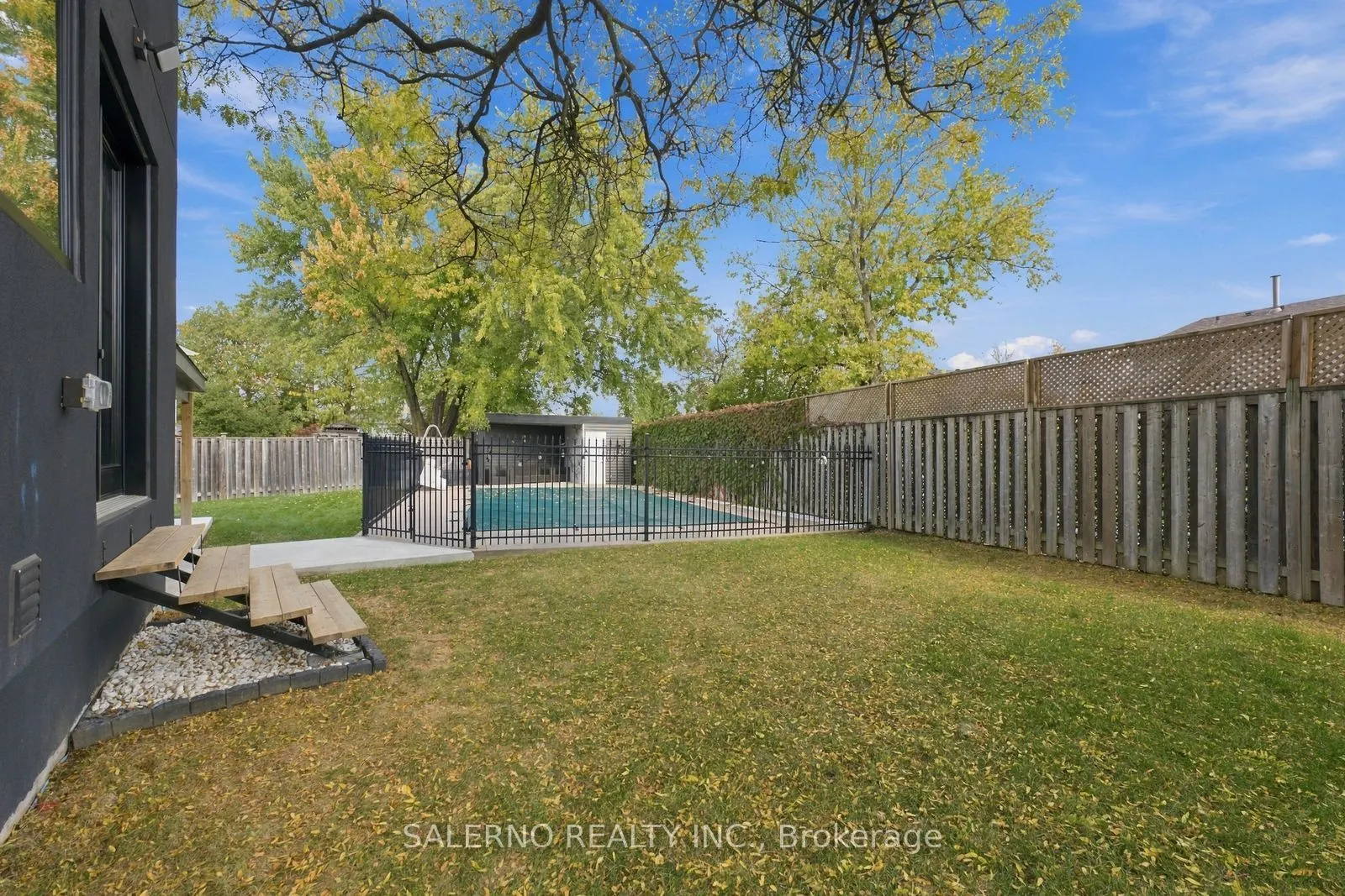 772 Banting Court