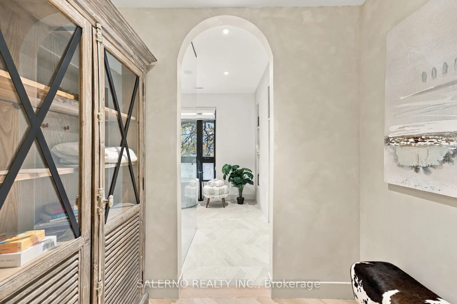 772 Banting Court