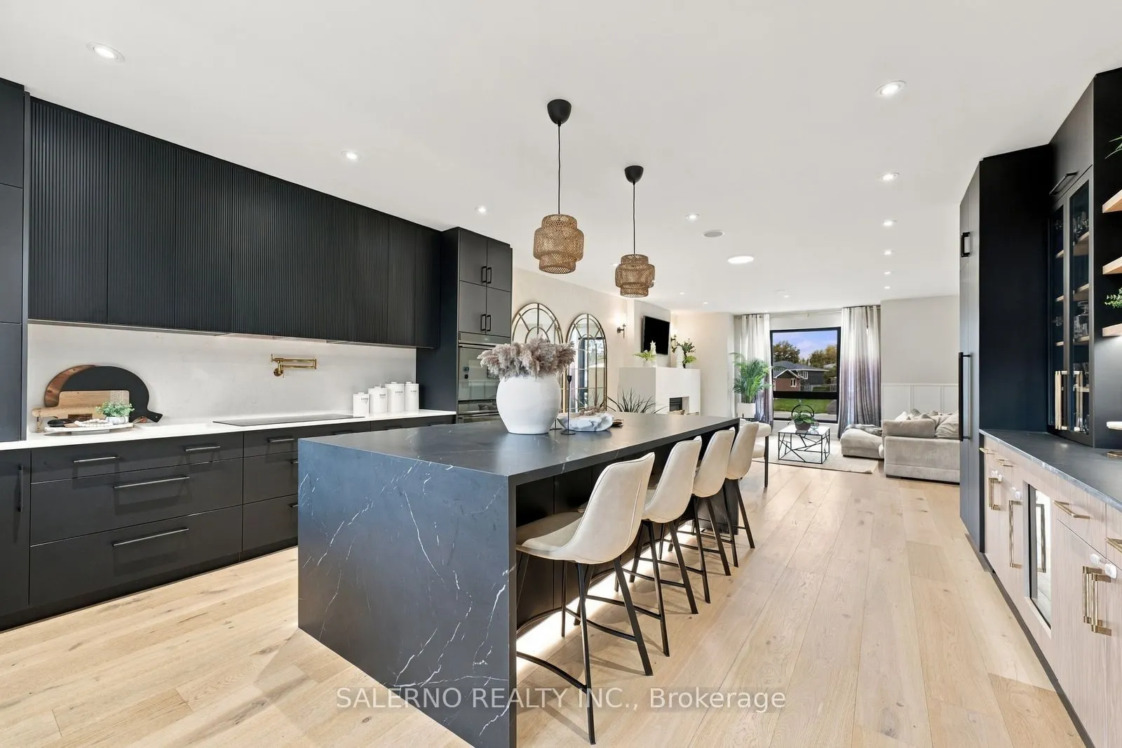 772 Banting Court