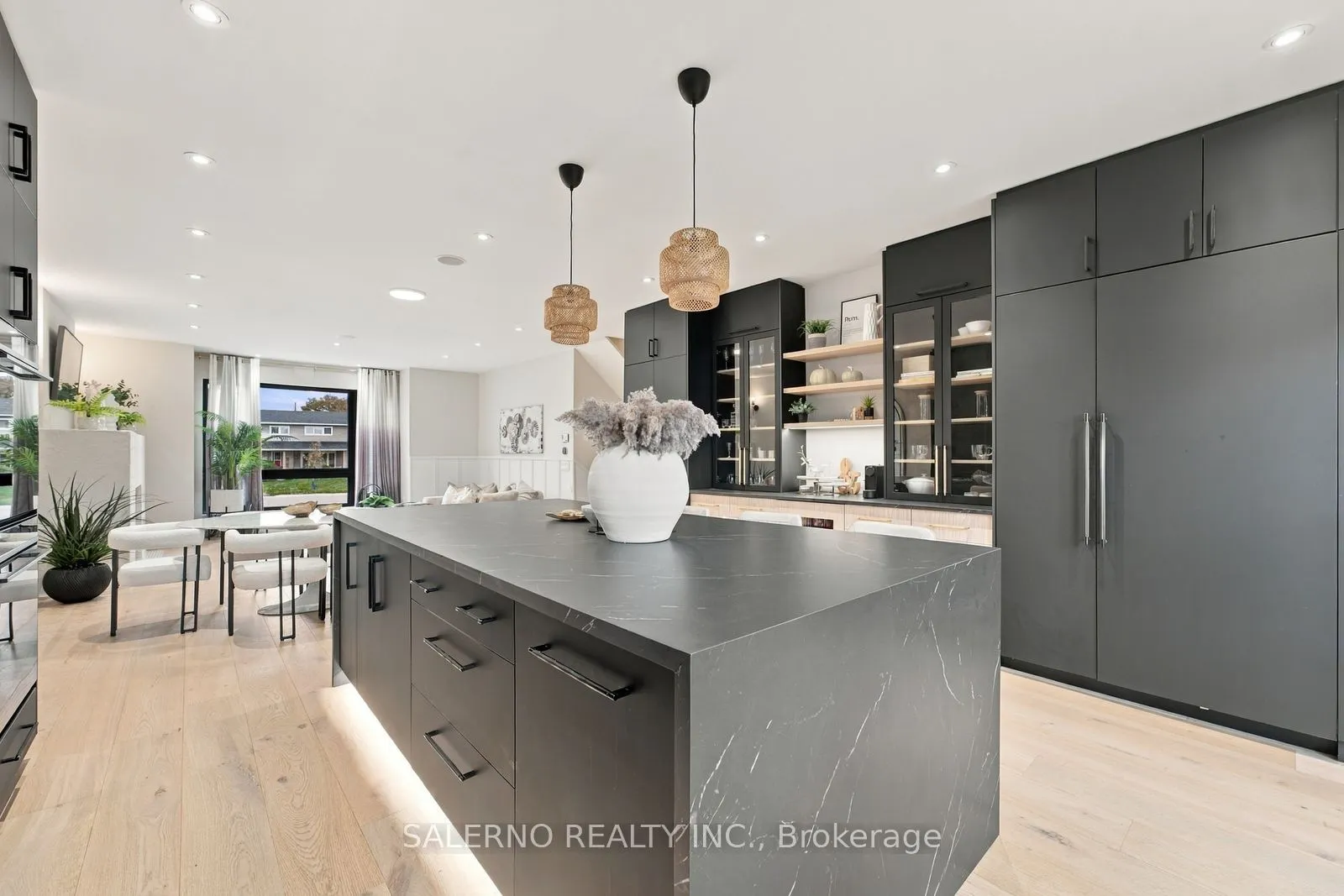 772 Banting Court