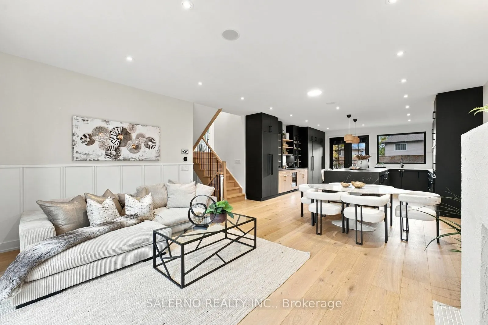 772 Banting Court