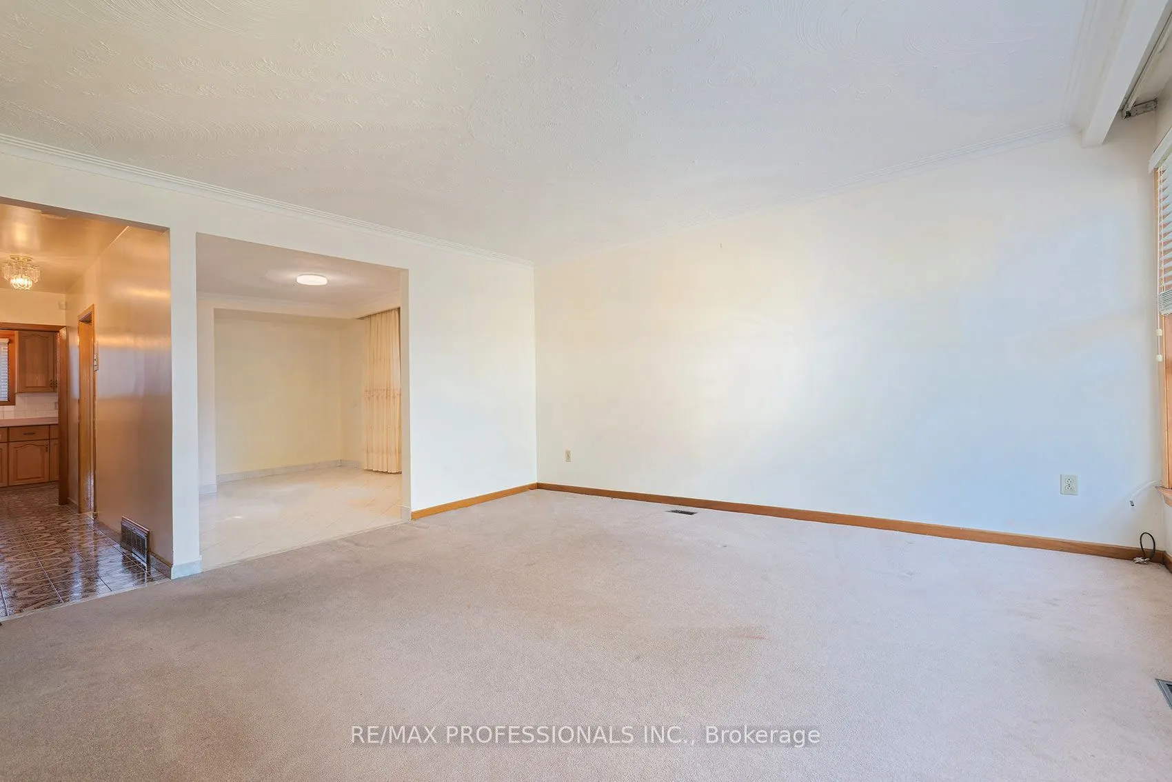61 Rosemeade Avenue