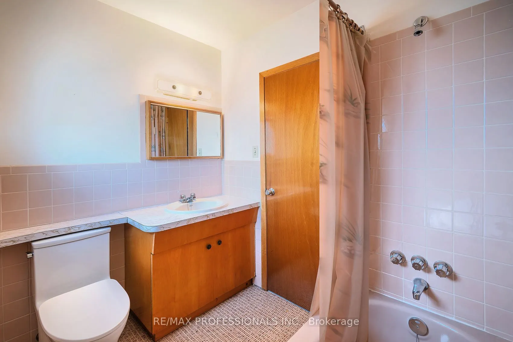 61 Rosemeade Avenue
