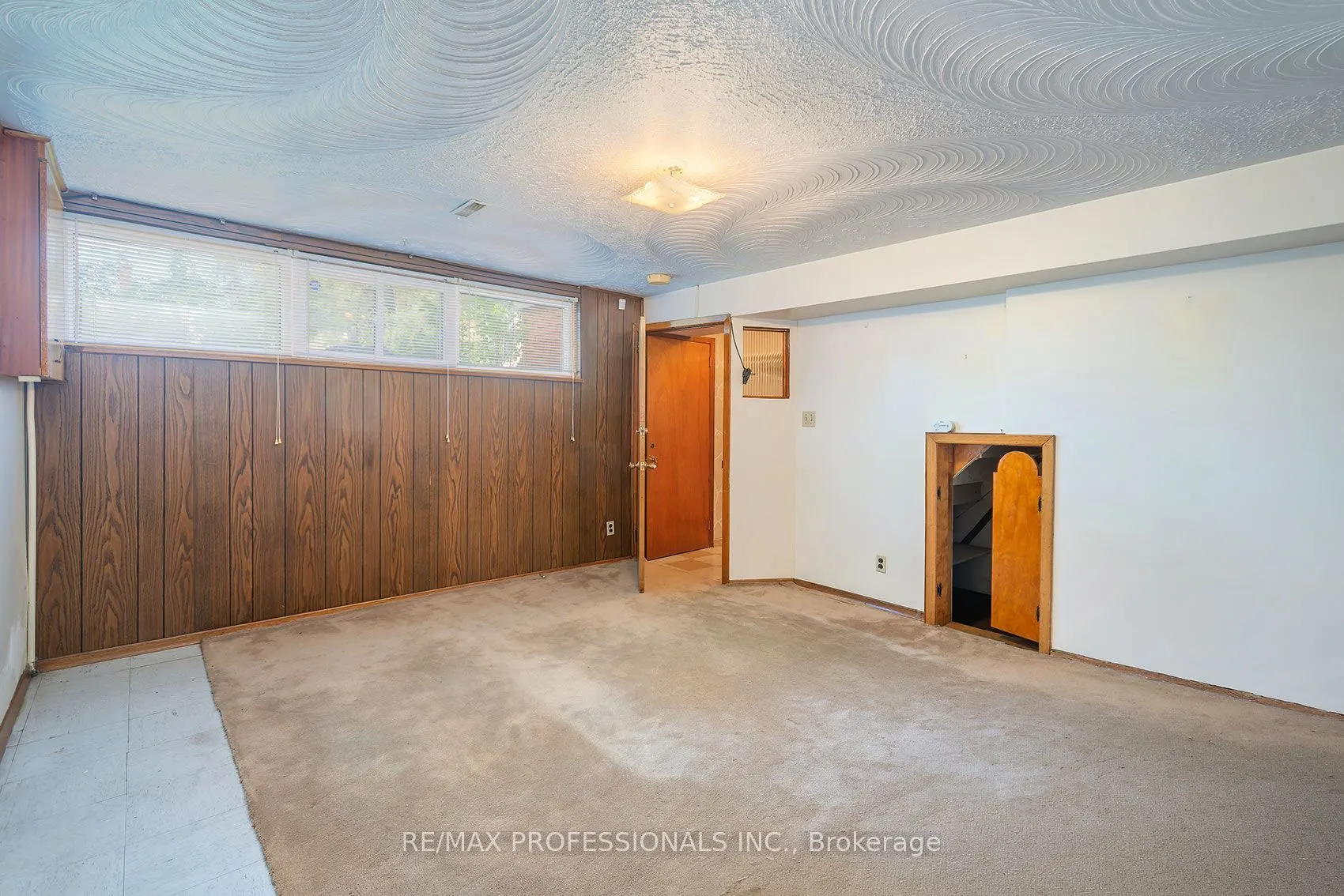 61 Rosemeade Avenue
