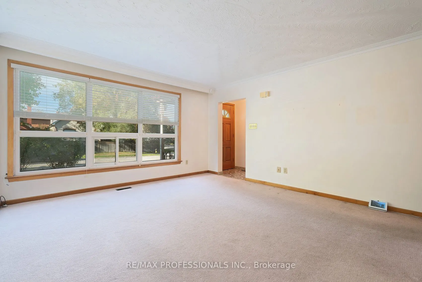 61 Rosemeade Avenue
