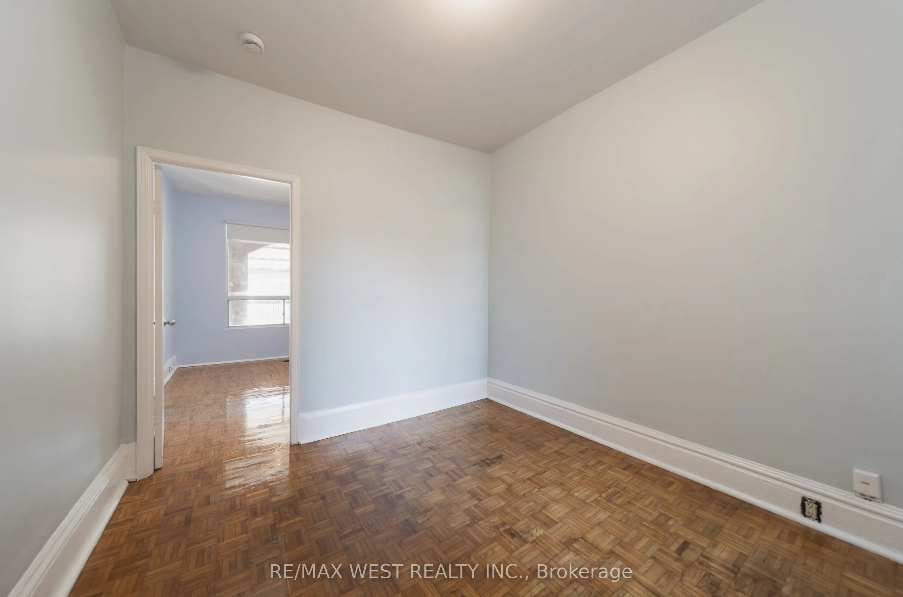 862 Ossington Avenue #Main
