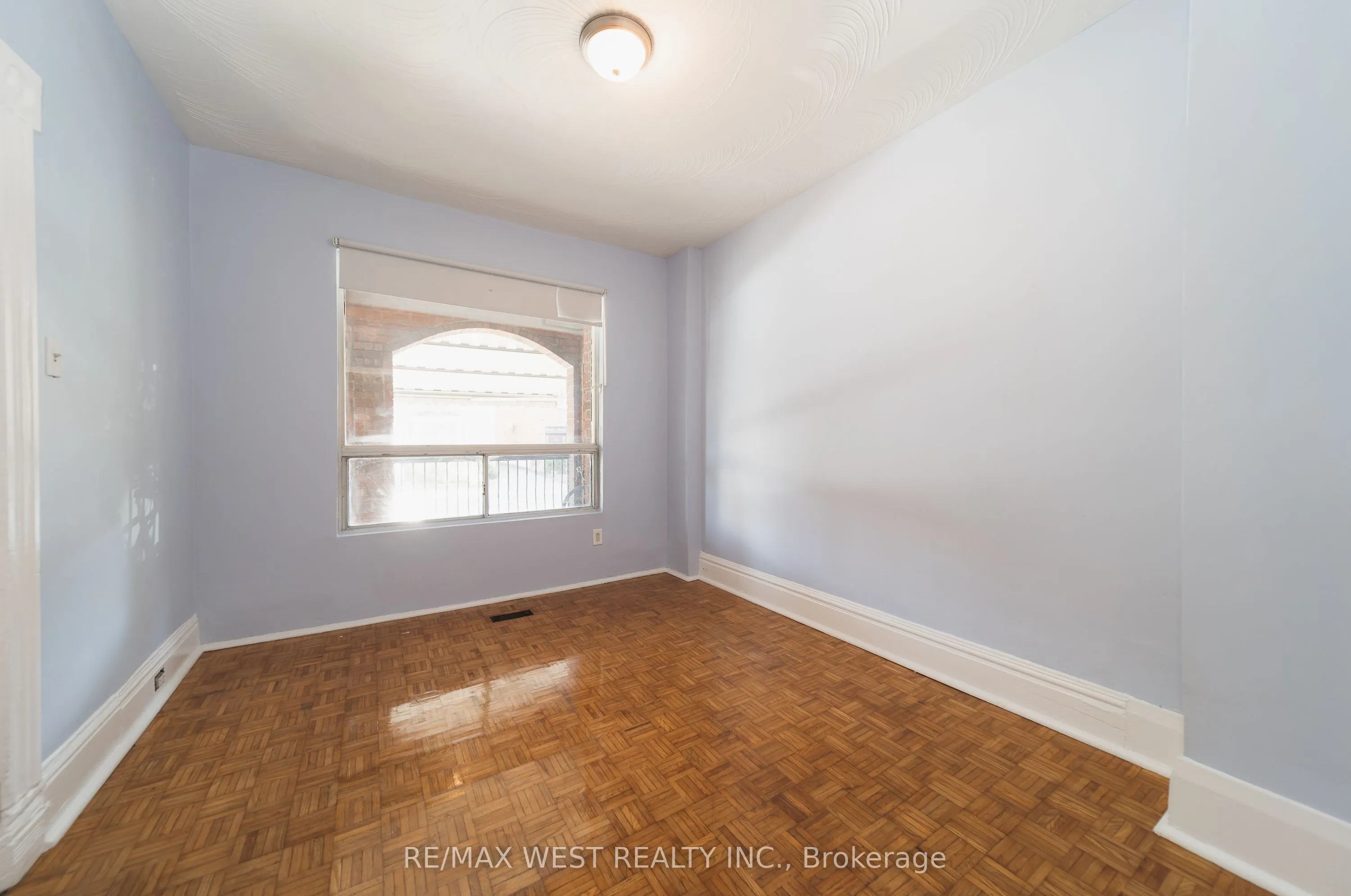 862 Ossington Avenue #Main