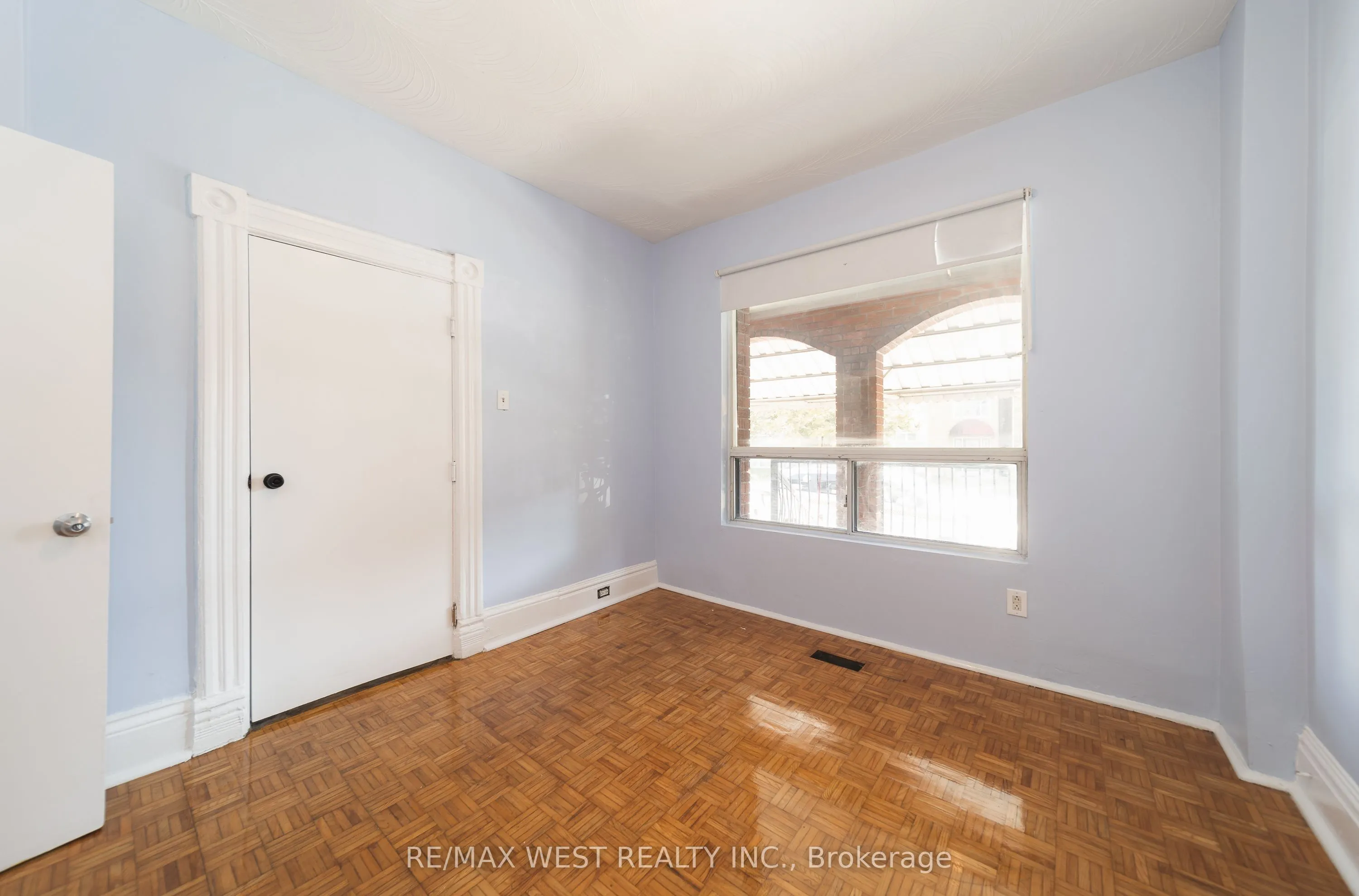 862 Ossington Avenue #Main