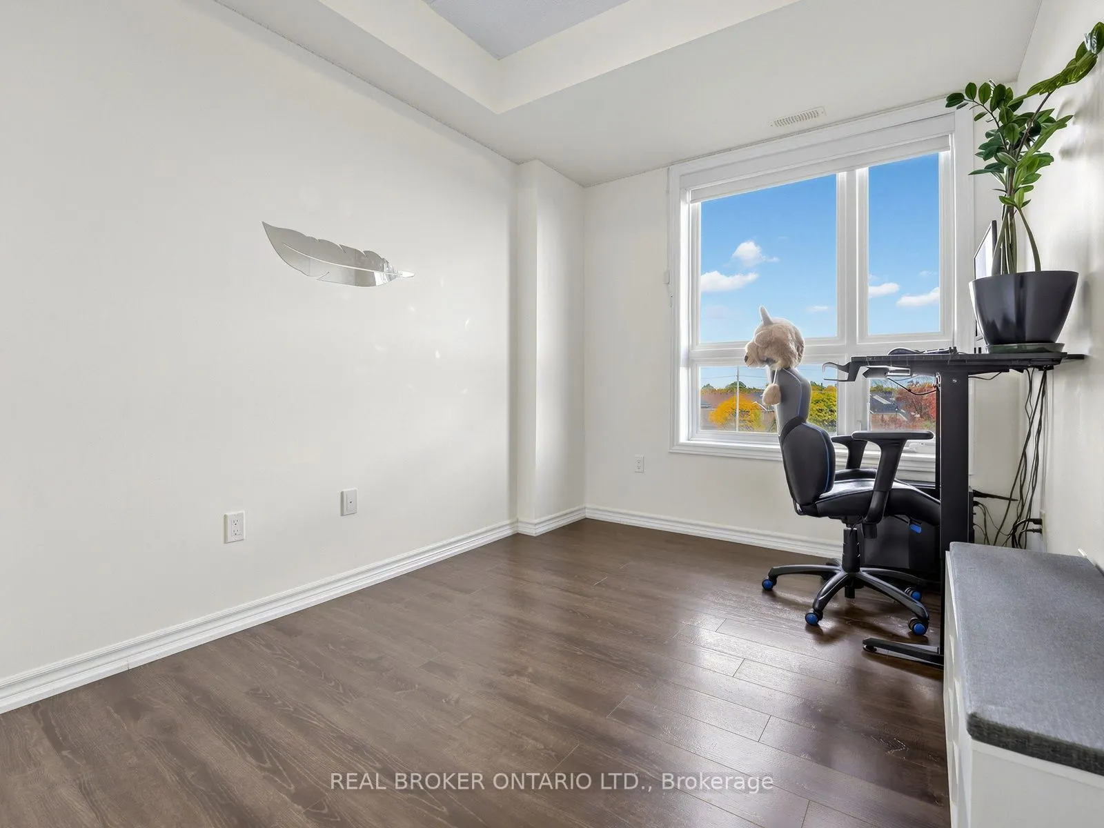 640 Sauve Street #305