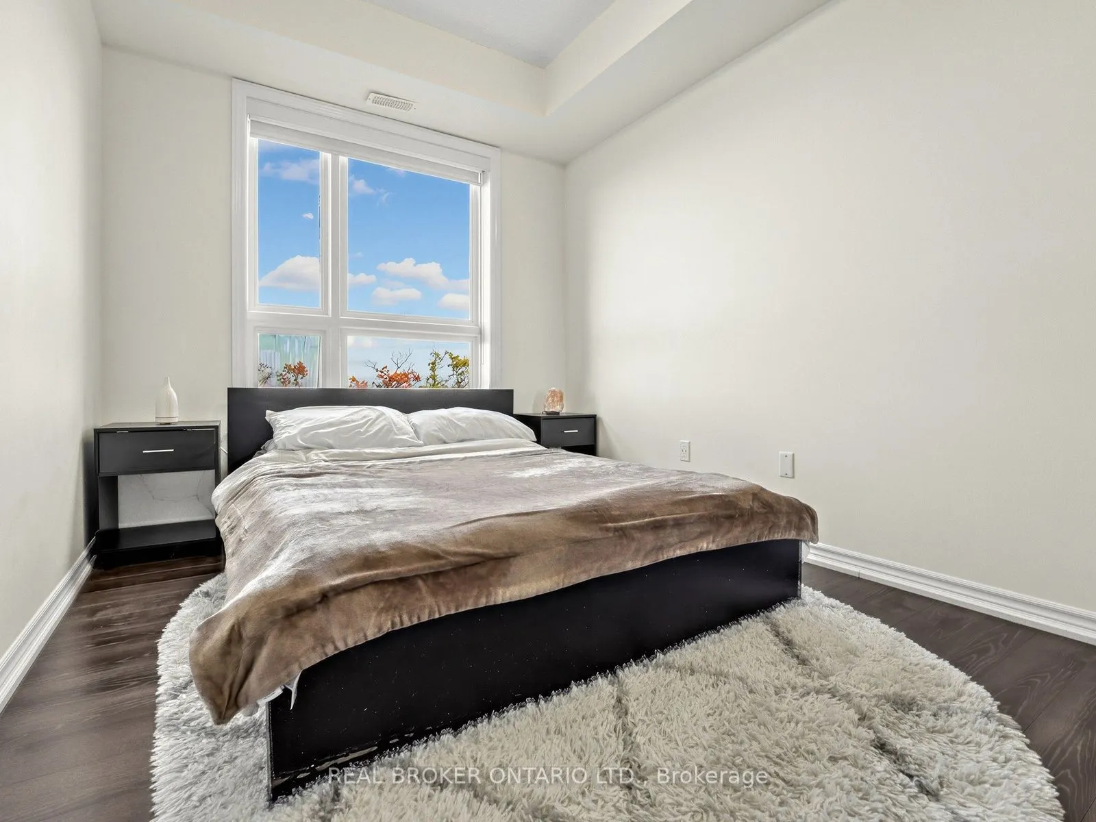 640 Sauve Street #305