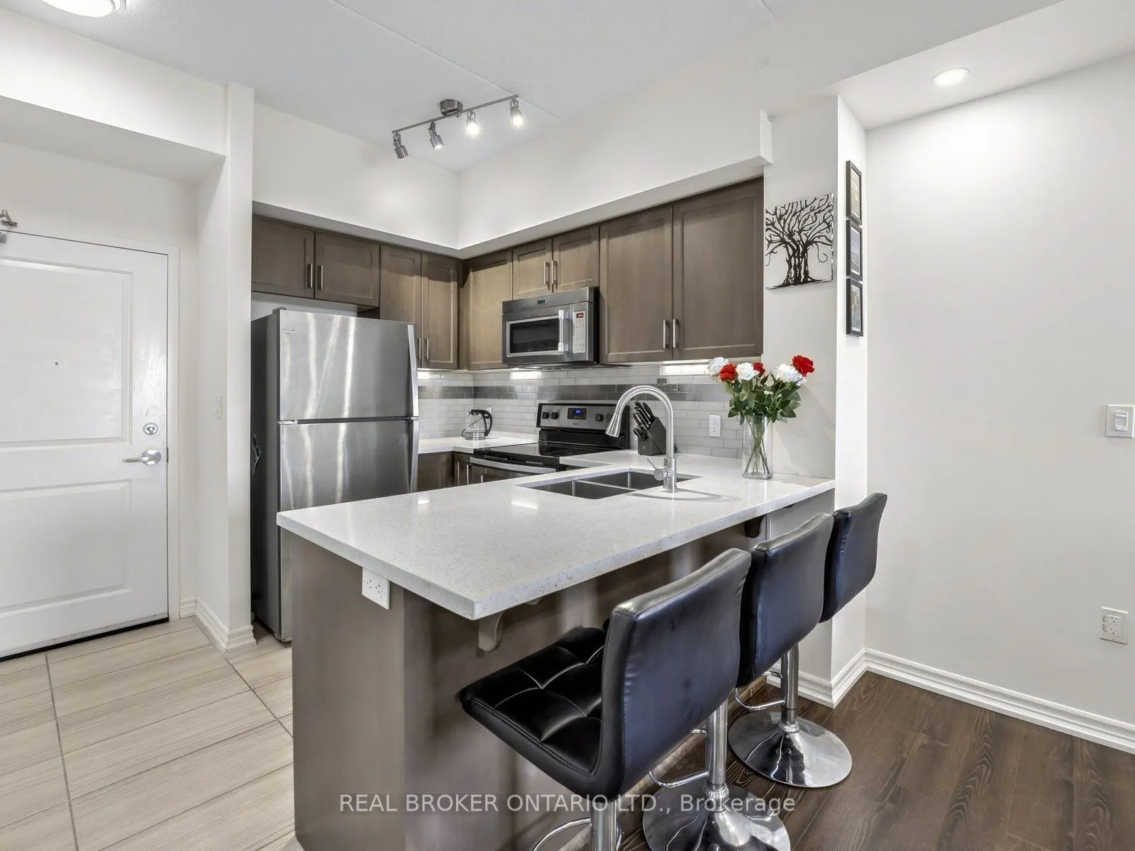 640 Sauve Street #305