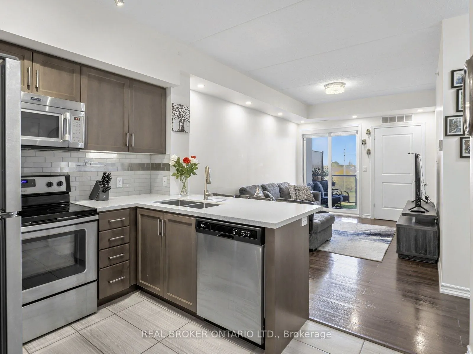 640 Sauve Street #305