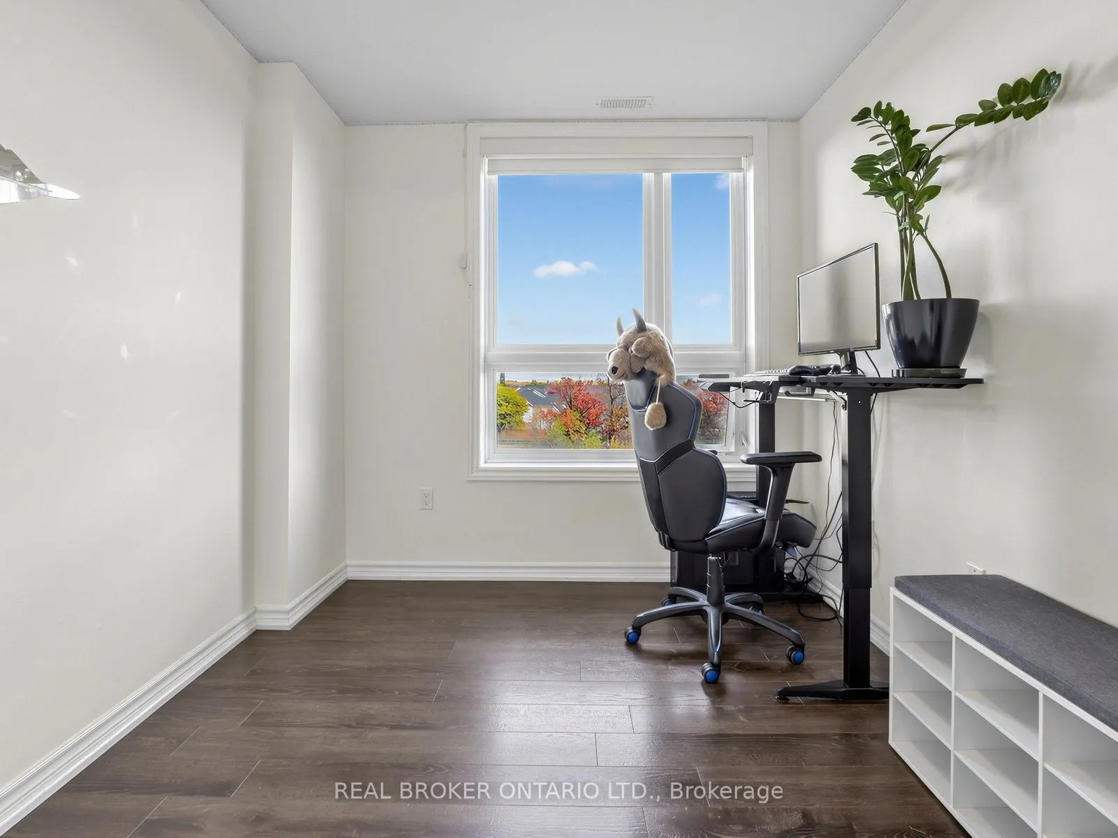 640 Sauve Street #305
