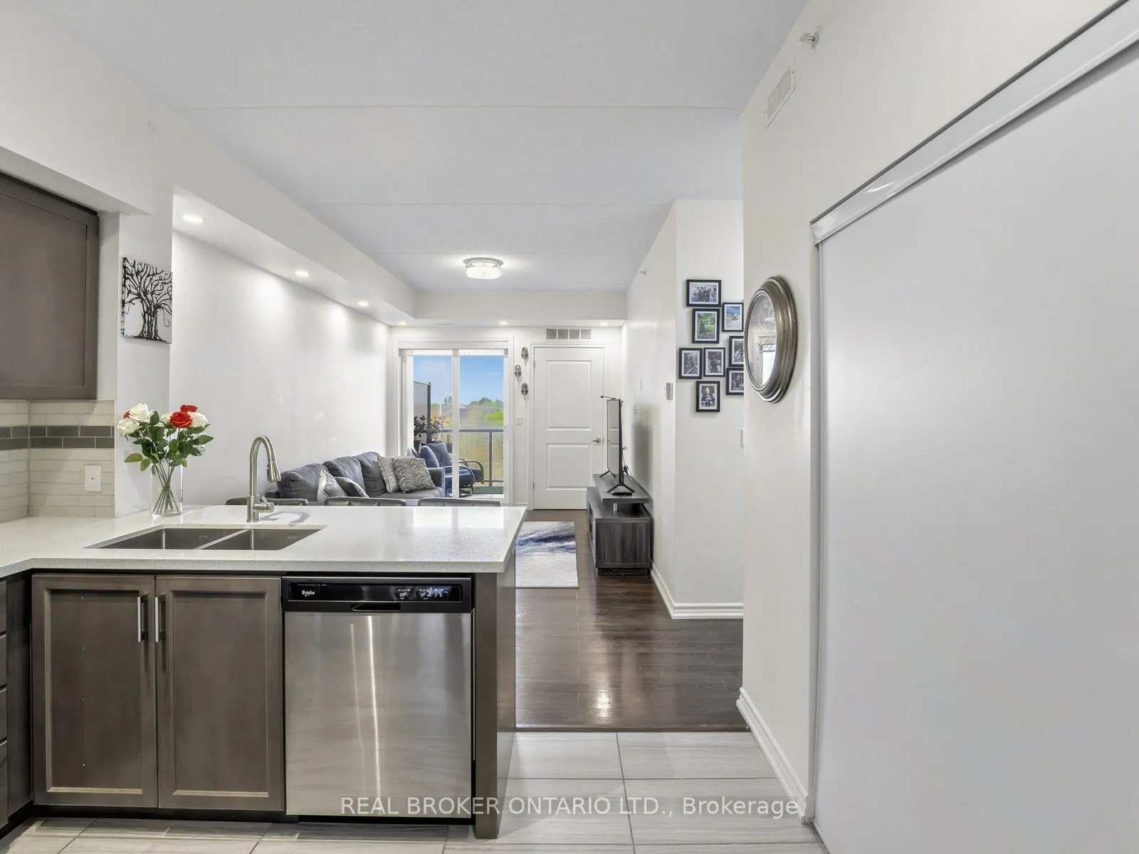 640 Sauve Street #305