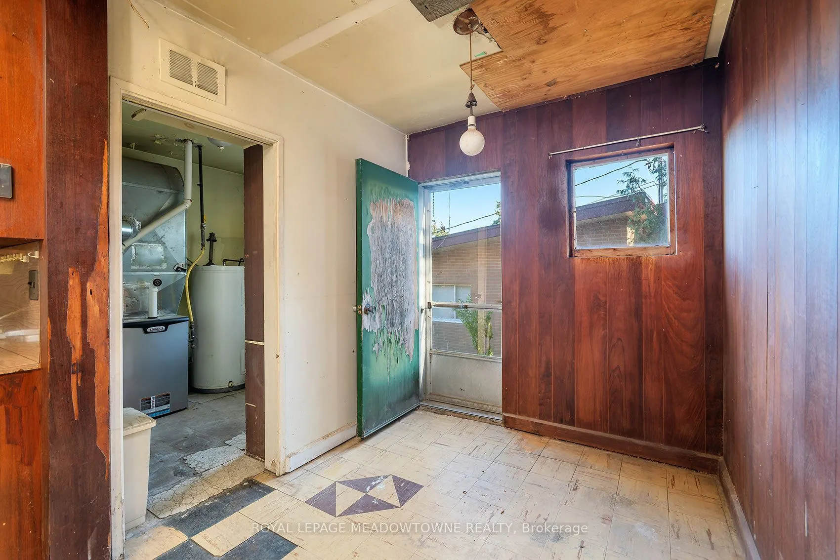 112 Vista Boulevard