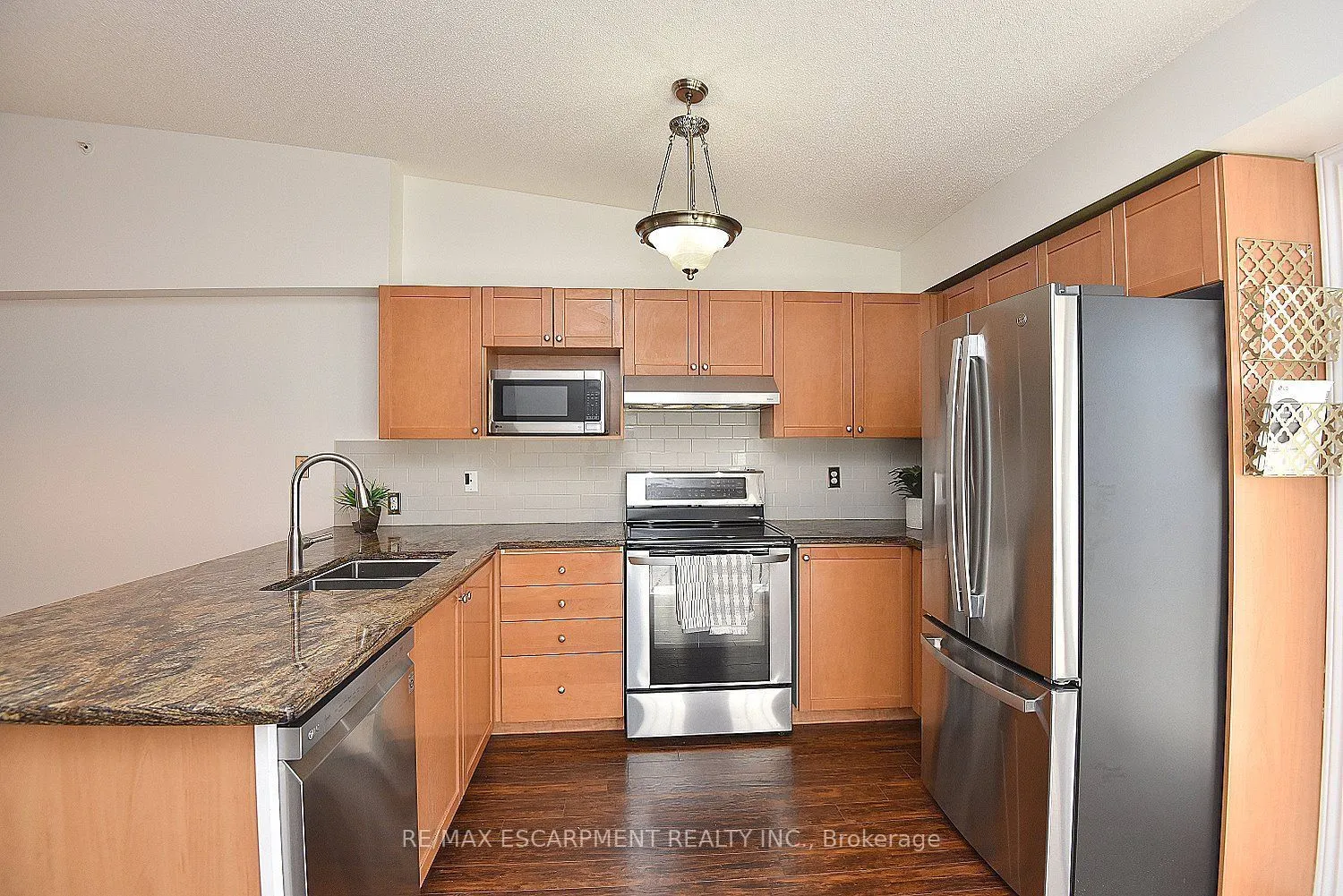 2085 Appleby Line #412