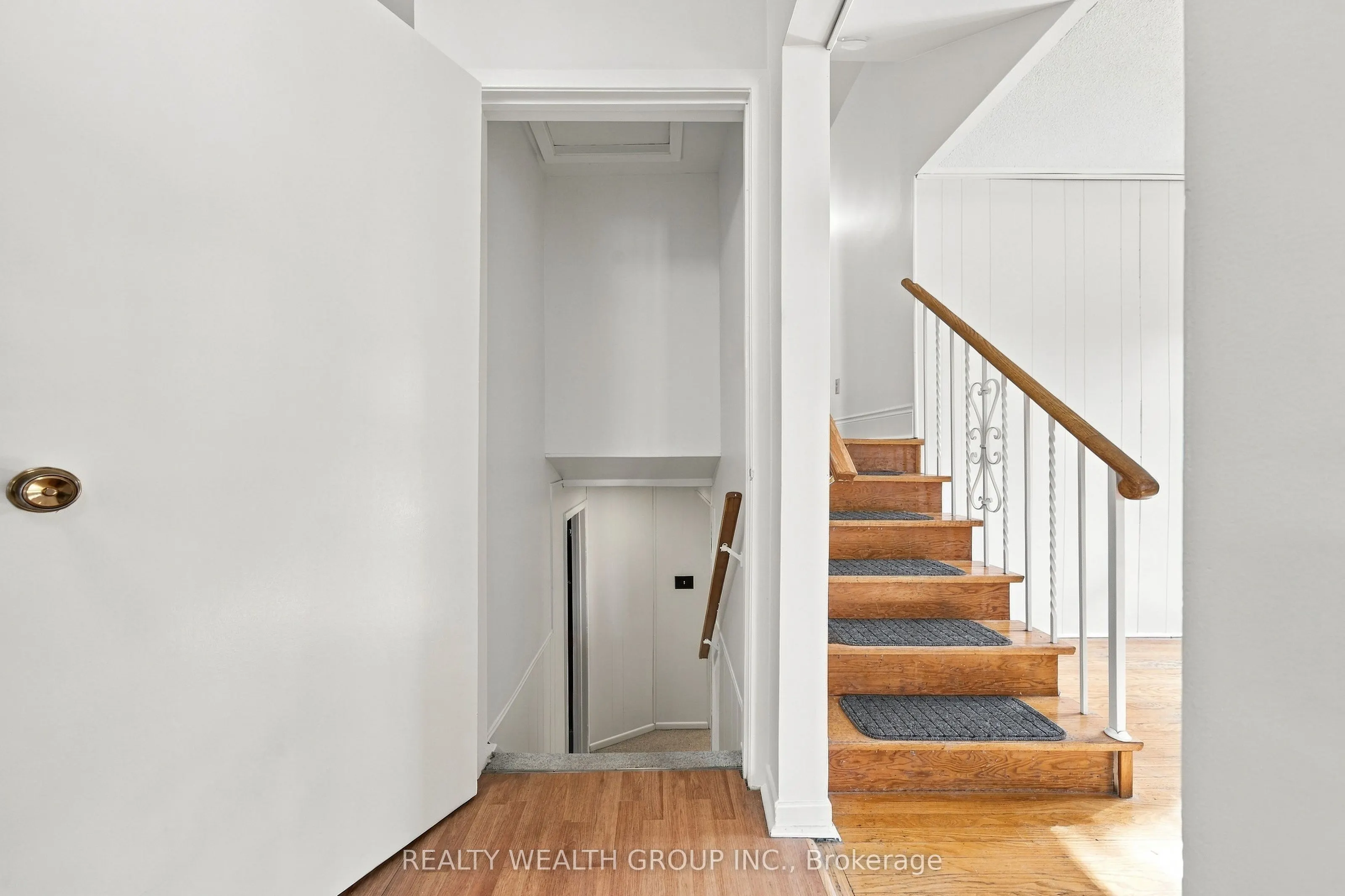 10 Flavian Court