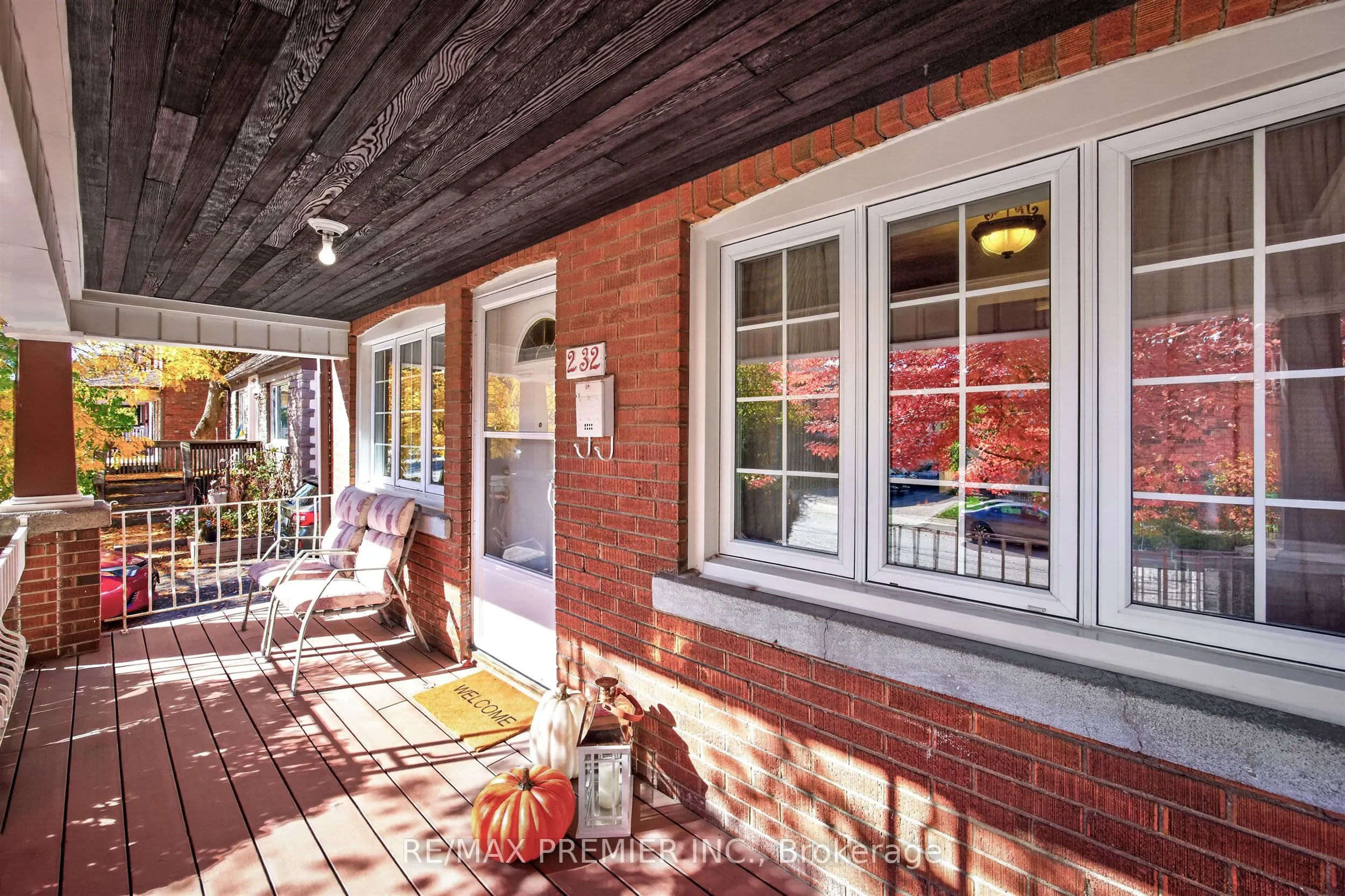 232 John Street