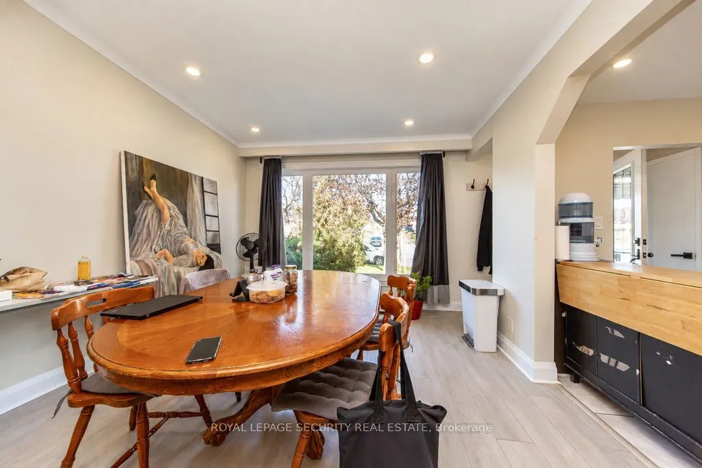 21 Neames Crescent