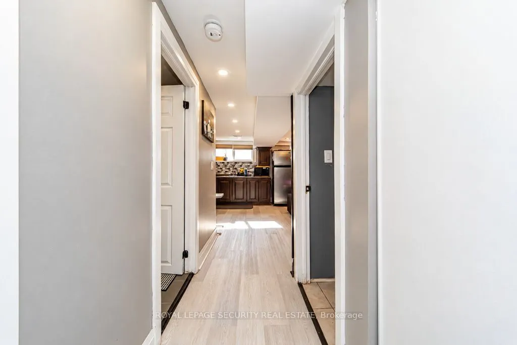 21 Neames Crescent
