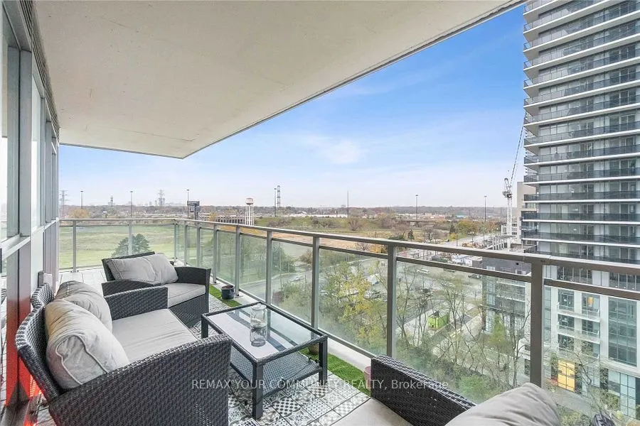33 Shore Breeze Drive #804