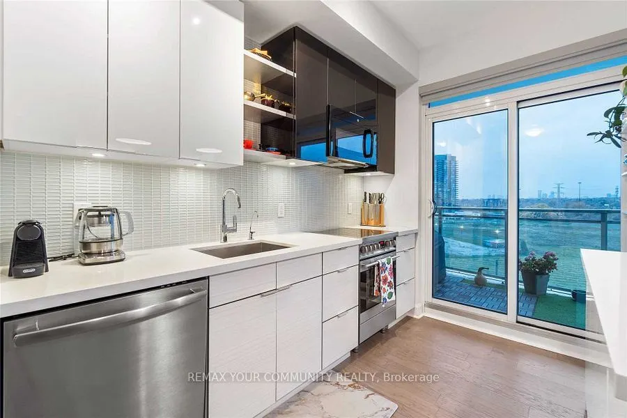 33 Shore Breeze Drive #804