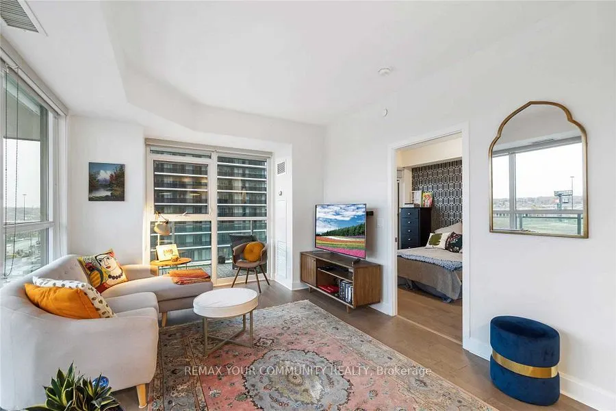 33 Shore Breeze Drive #804