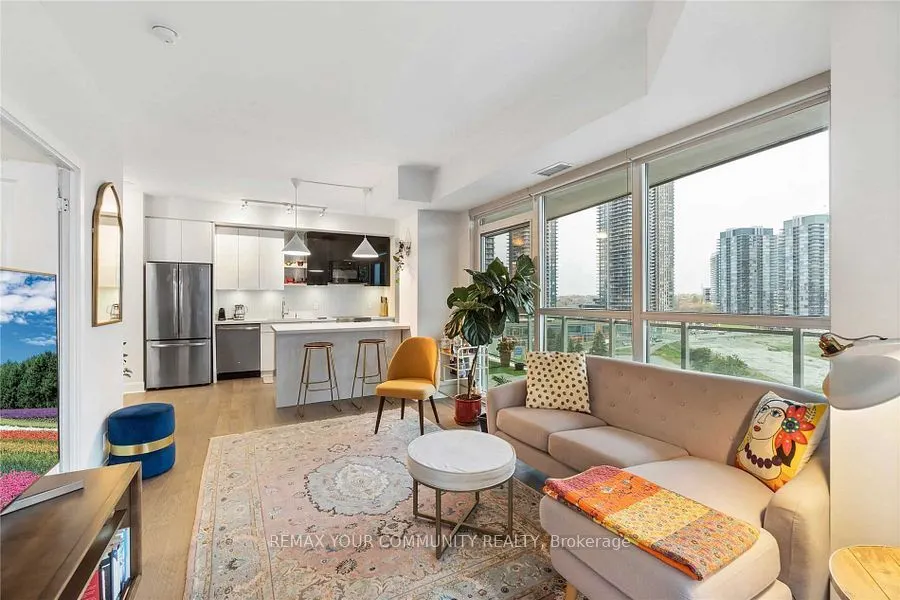 33 Shore Breeze Drive #804