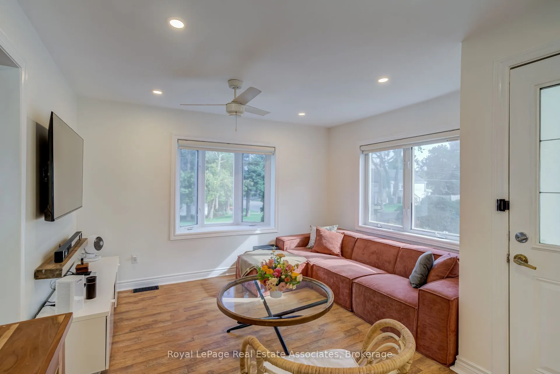 889 Third Street