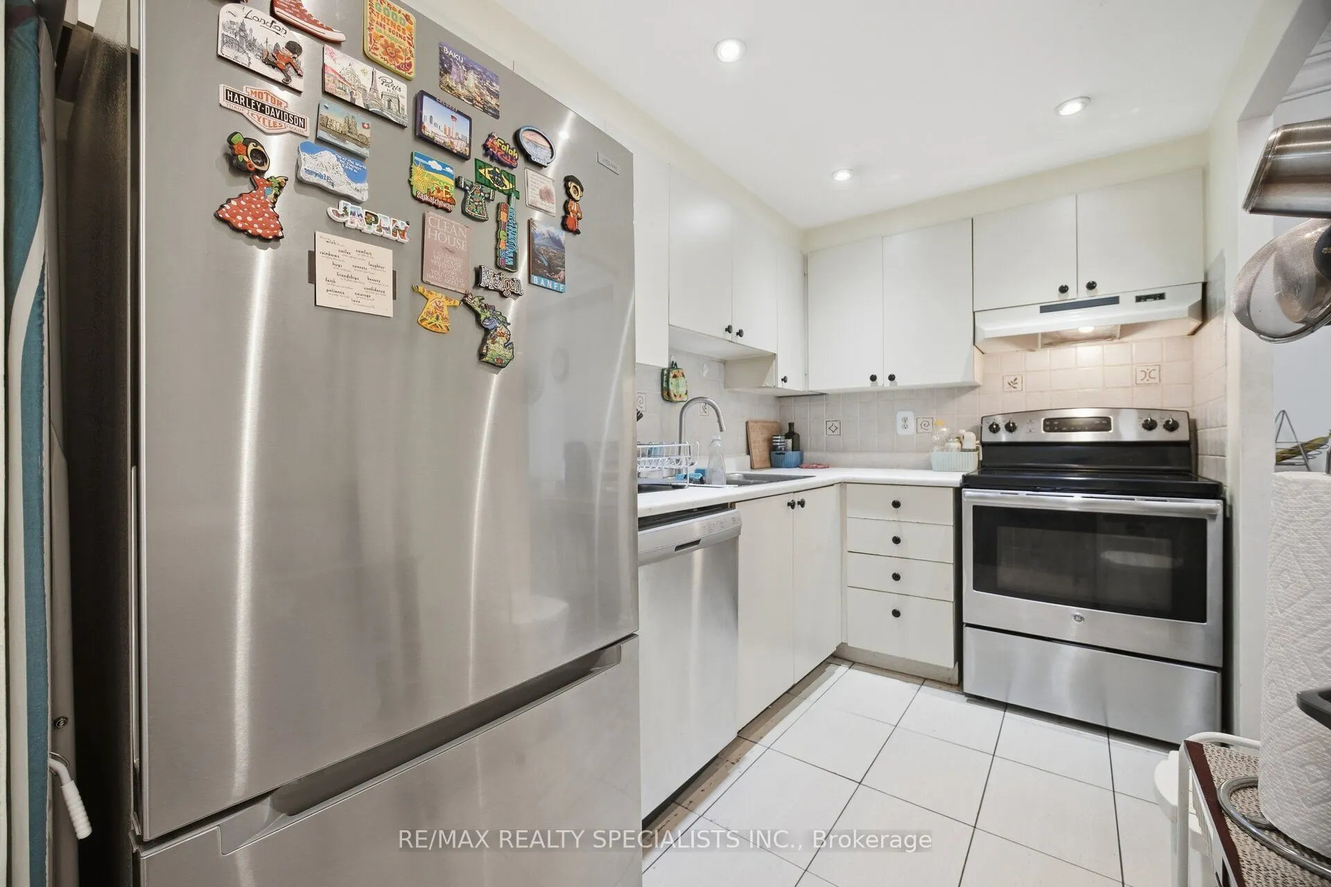 145 Hillcrest Avenue #813