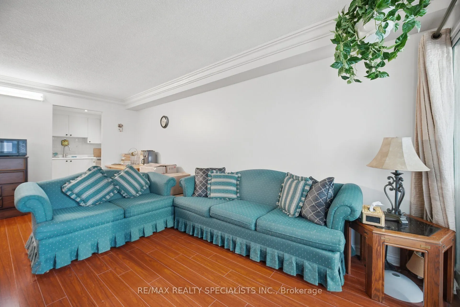 145 Hillcrest Avenue #813