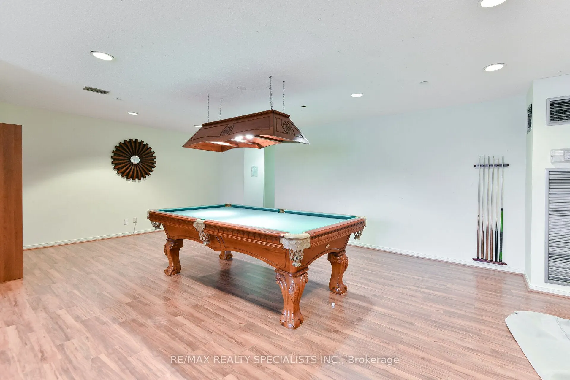 145 Hillcrest Avenue #813