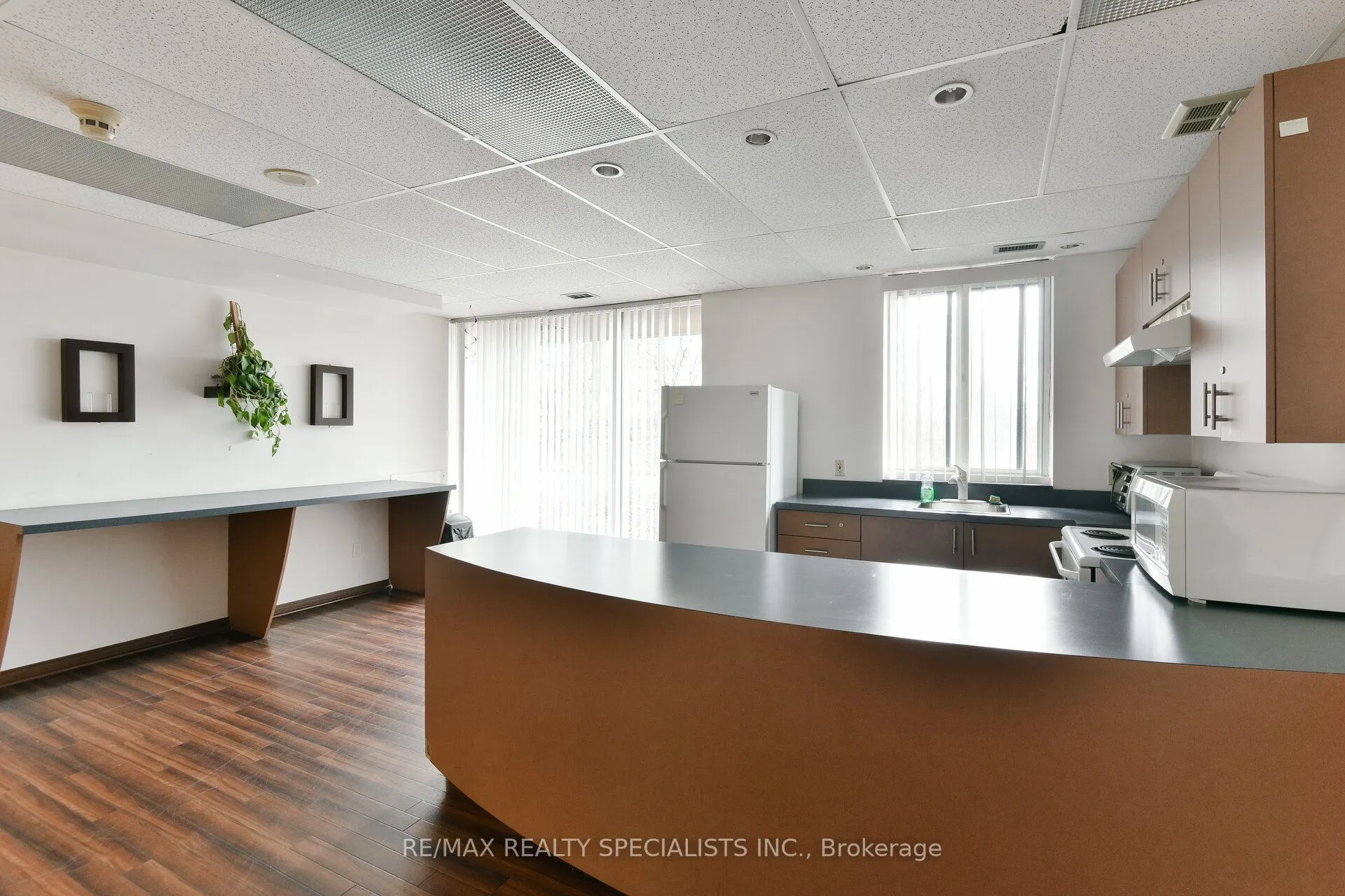 145 Hillcrest Avenue #813